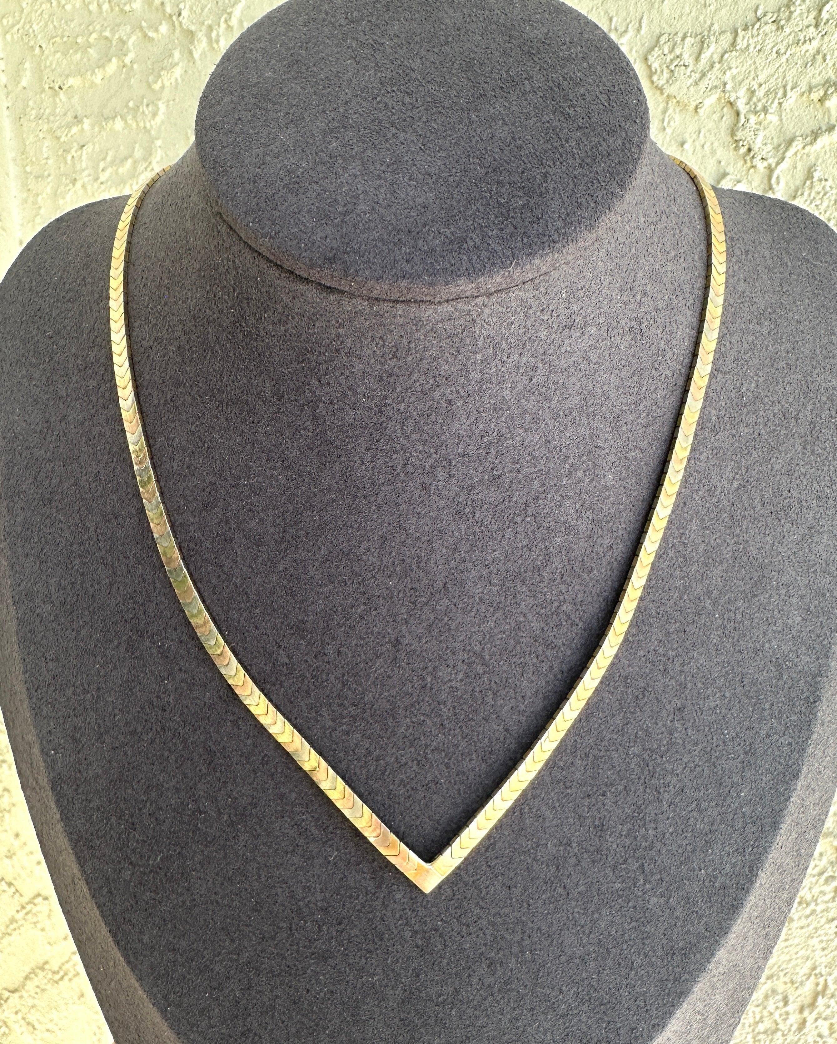 ♥ 14K Gold Tri Color Chevron Necklace 21g Italy Herringbone Collar Choker V1139
Ce collier mesure 16.5