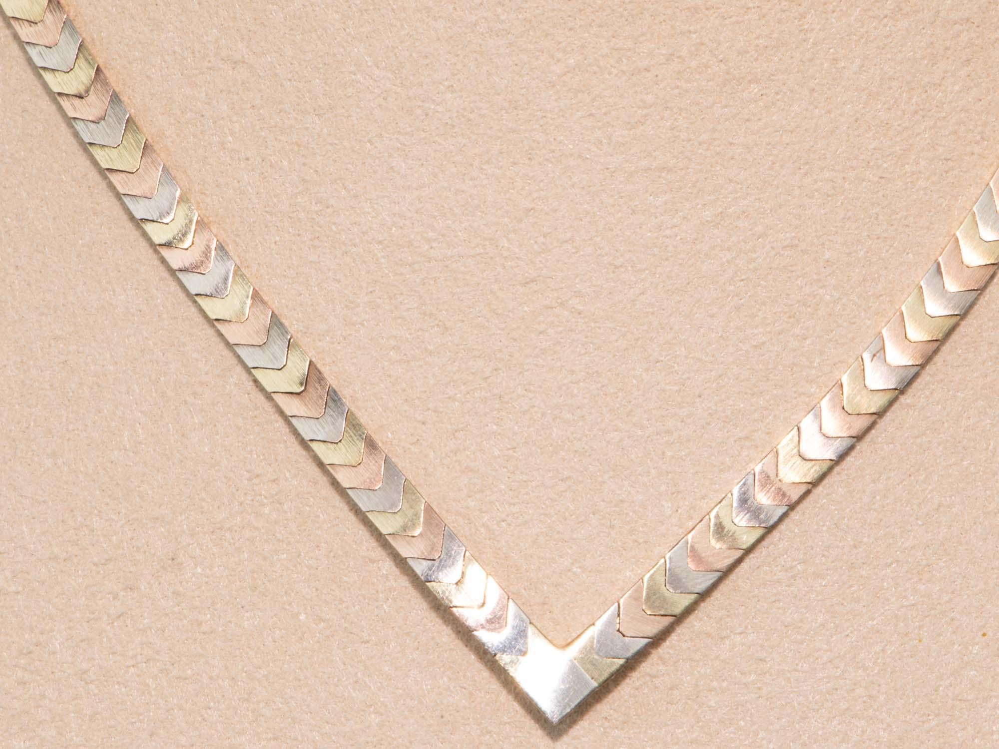 14K Gold Tri Color Chevron Necklace 21g Italy Herringbone Collar Choker V1139 Unisexe en vente