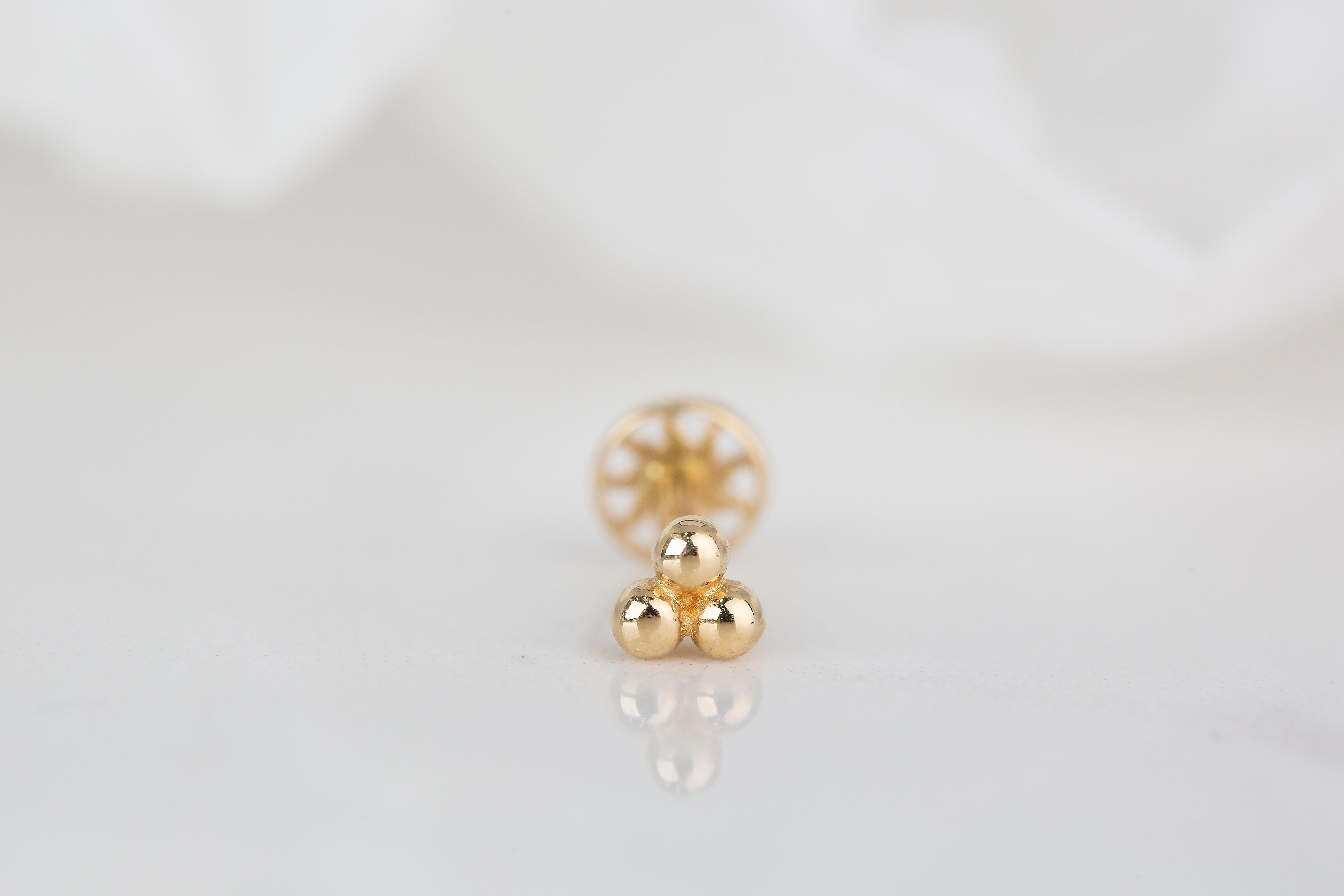 14K Gold Tria Dot Piercing, Three Balls Gold Stud Earring For Sale 1