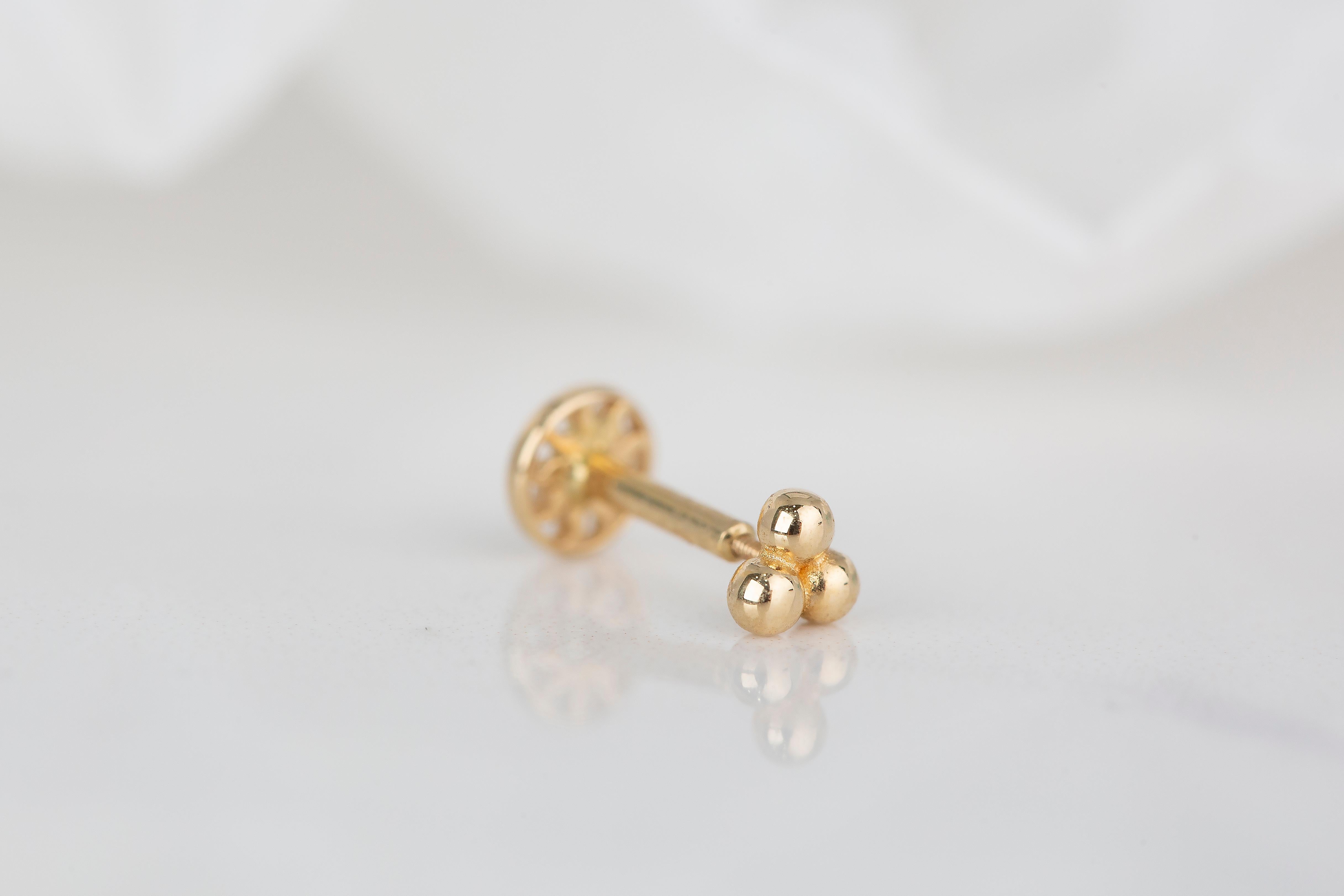 14K Gold Tria Dot Piercing, Three Balls Gold Stud Earring For Sale 2