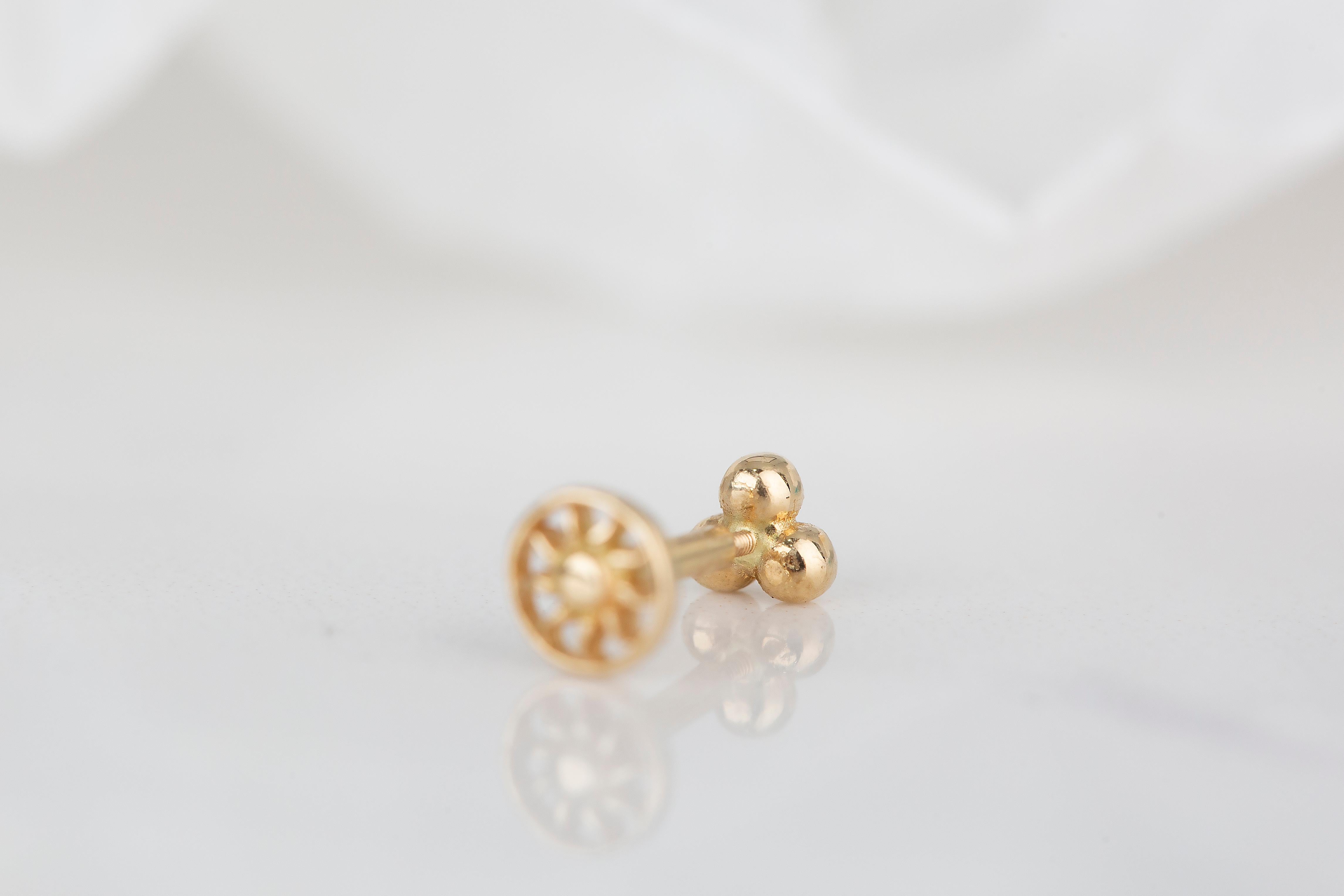 14K Gold Tria Dot Piercing, Three Balls Gold Stud Earring For Sale 3