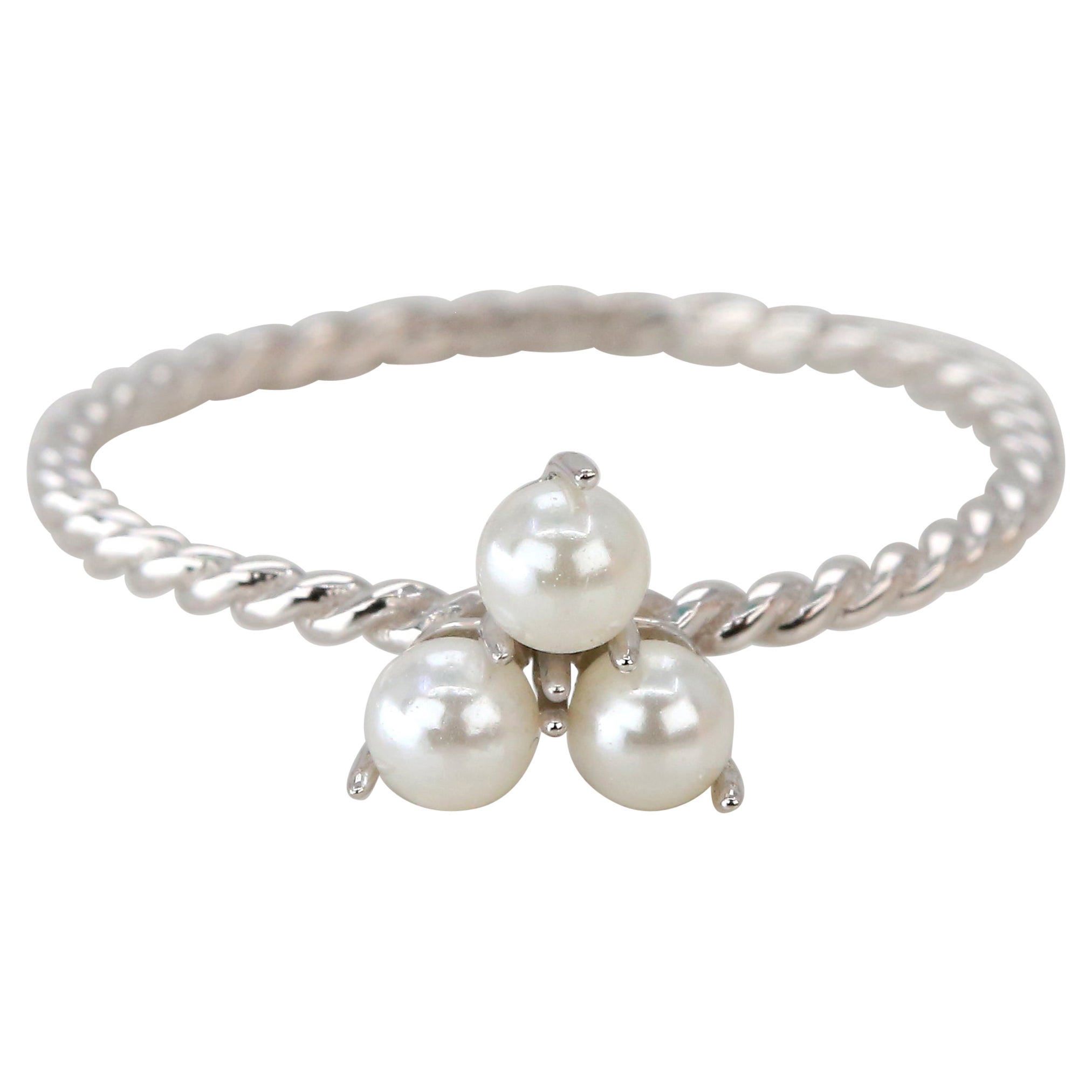 En vente :  Bague triple perle en or 14k, bague câble délicate avec perle TRIA en or blanc 14k