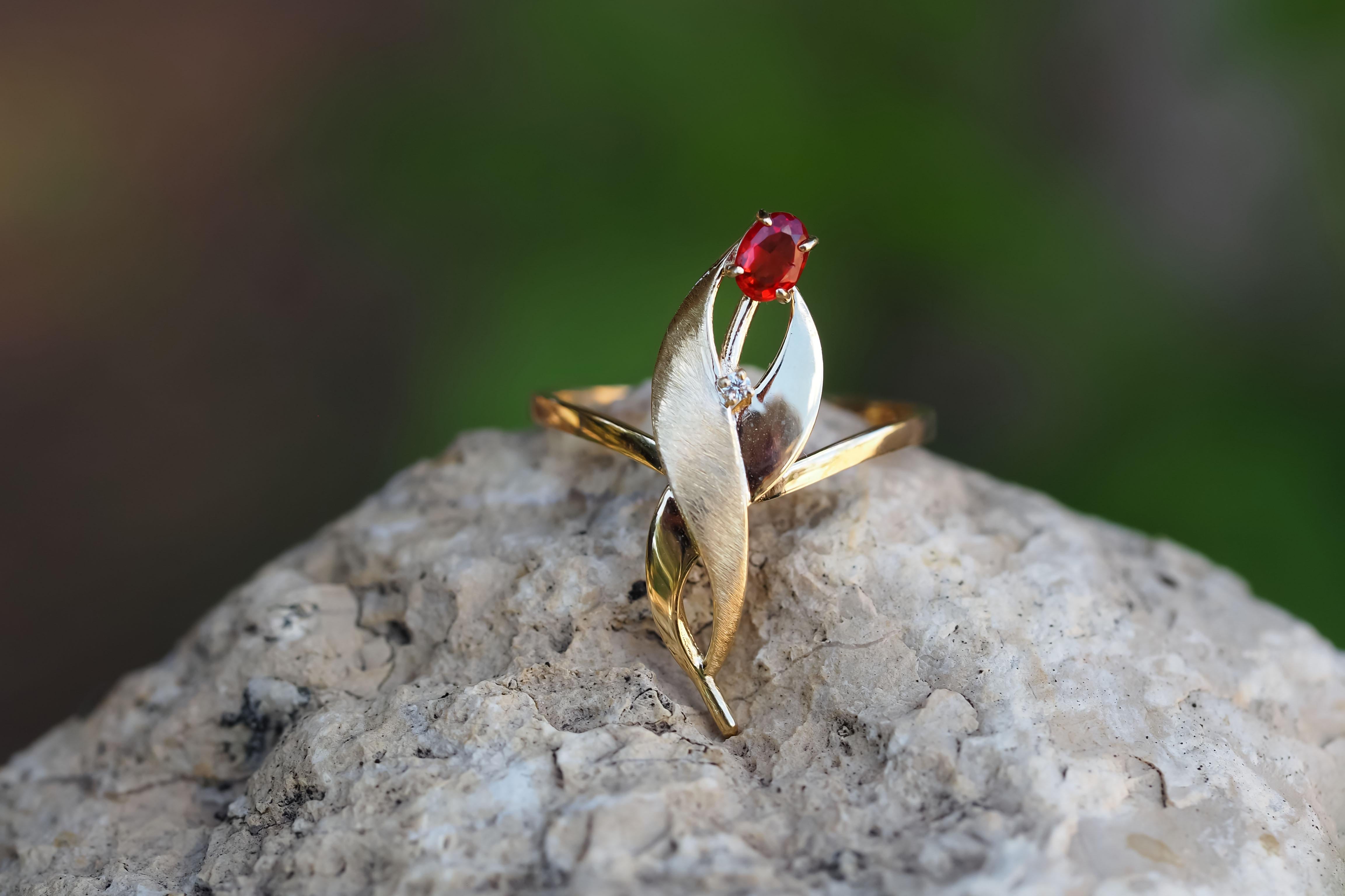 For Sale:  Tulip Flower Ring with Sapphire in 14k gold 10