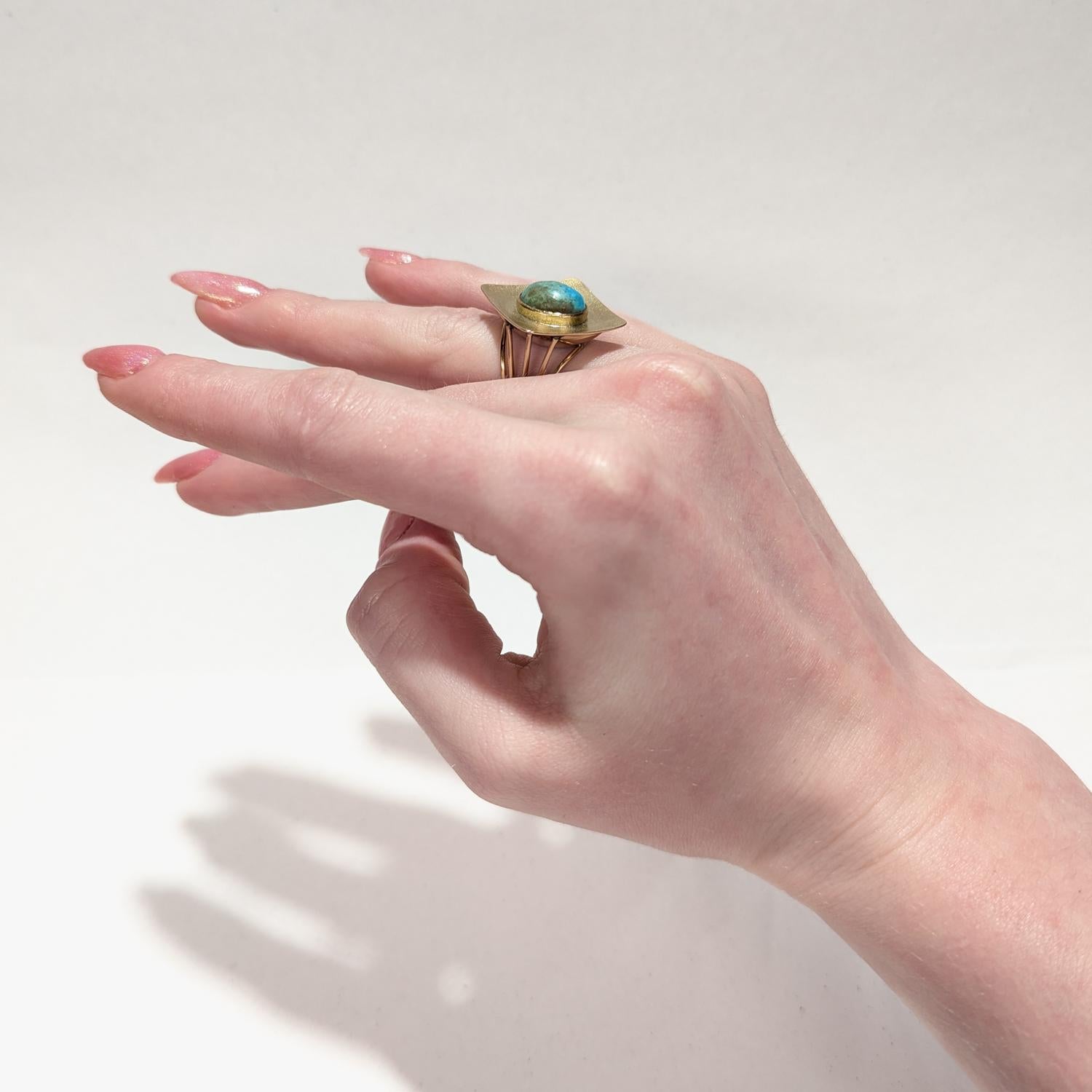 14k Gold & Turquoise Cabochon Mid-Century Modern Cocktail Ring For Sale 6