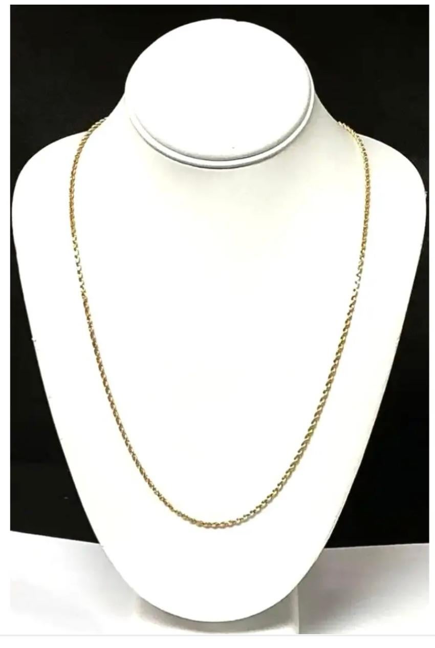Collana a corda ritorta in oro 14K. Raffinata e senza tempo, questa collana è caratterizzata da una lussuosa catena lunga 30