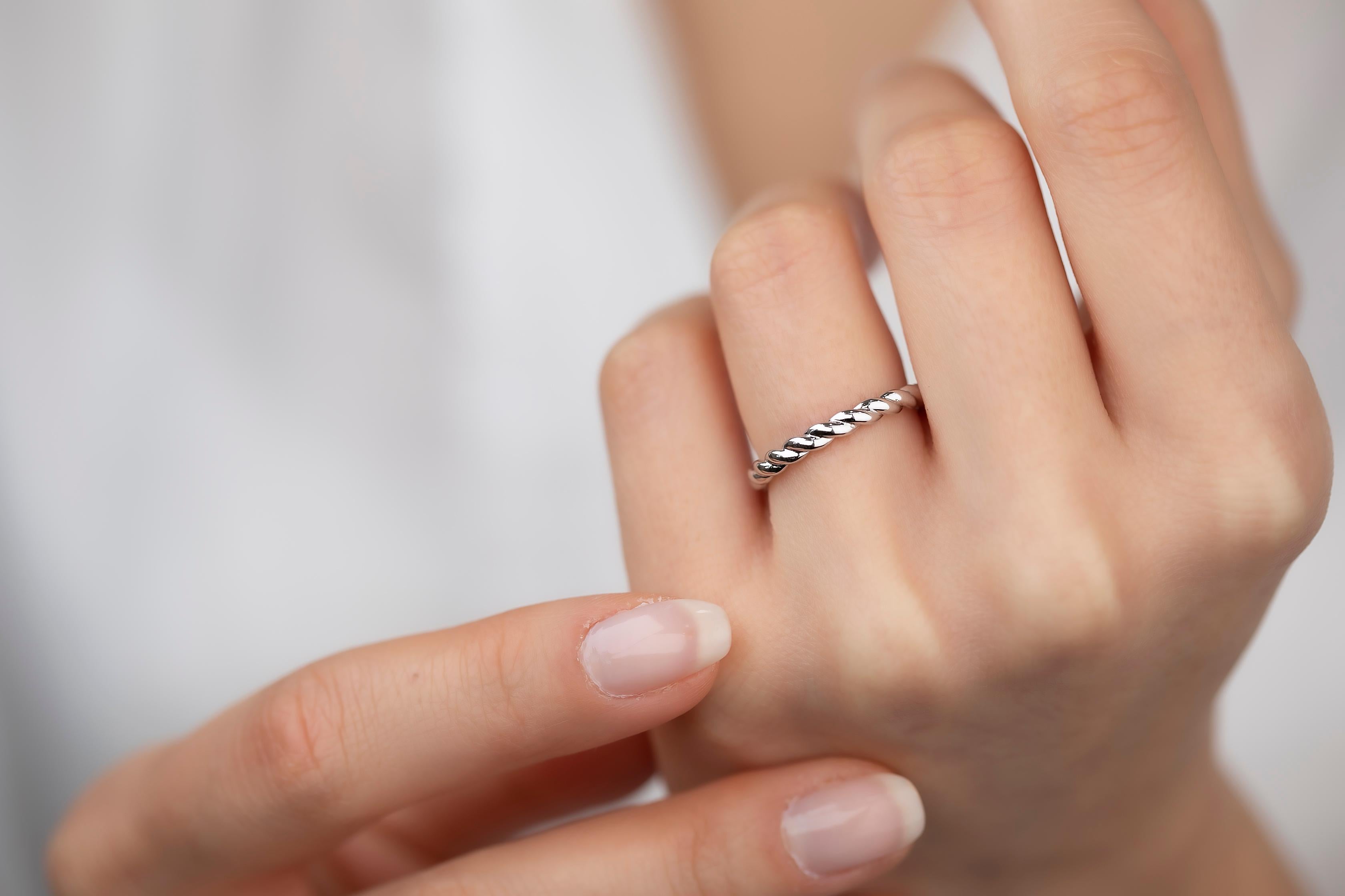 14K Gold Twisted Wedding Ring 8