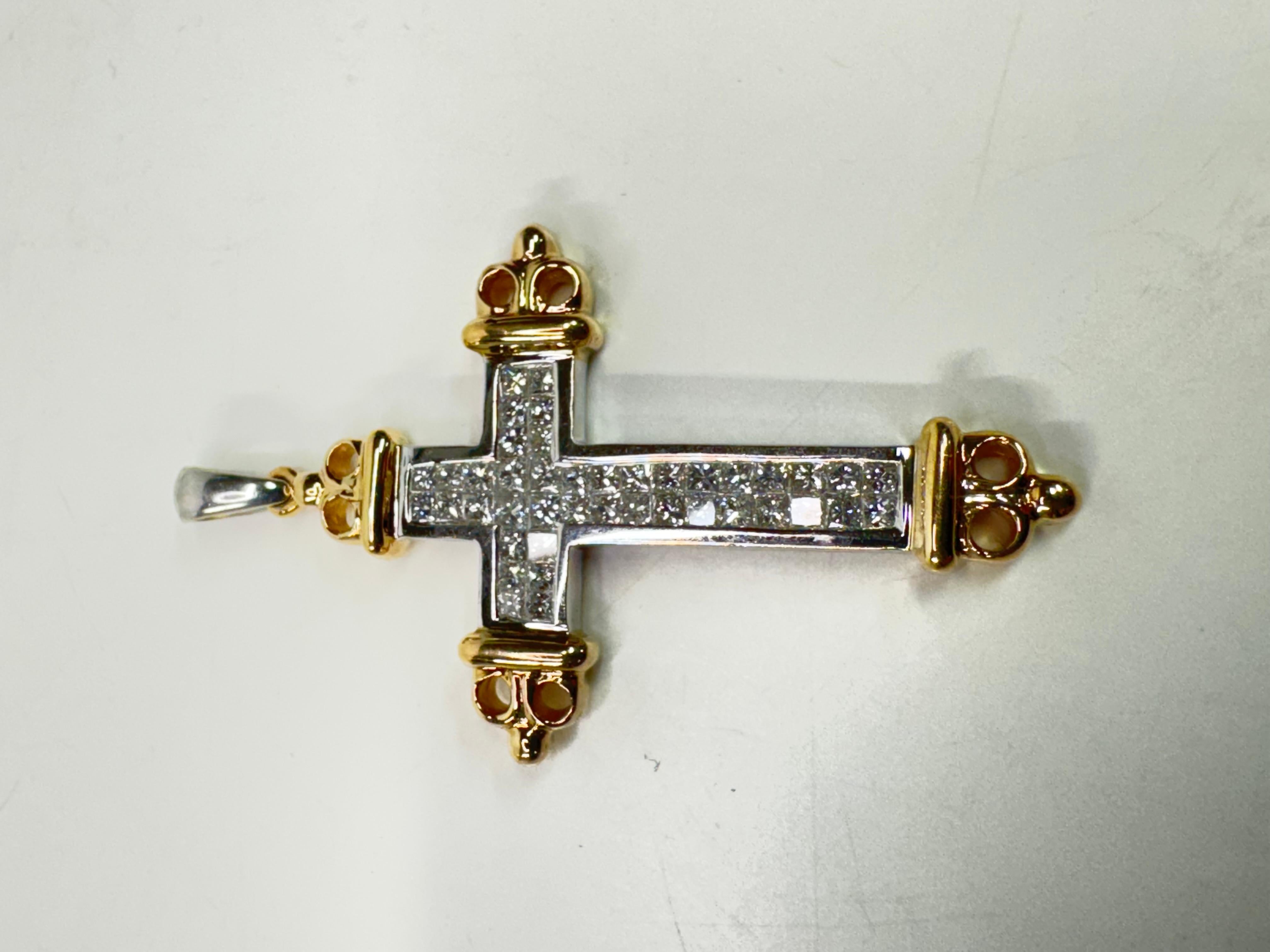 14k Gold zweifarbiger Kreuz-Diamant-Anhänger (Moderne) im Angebot