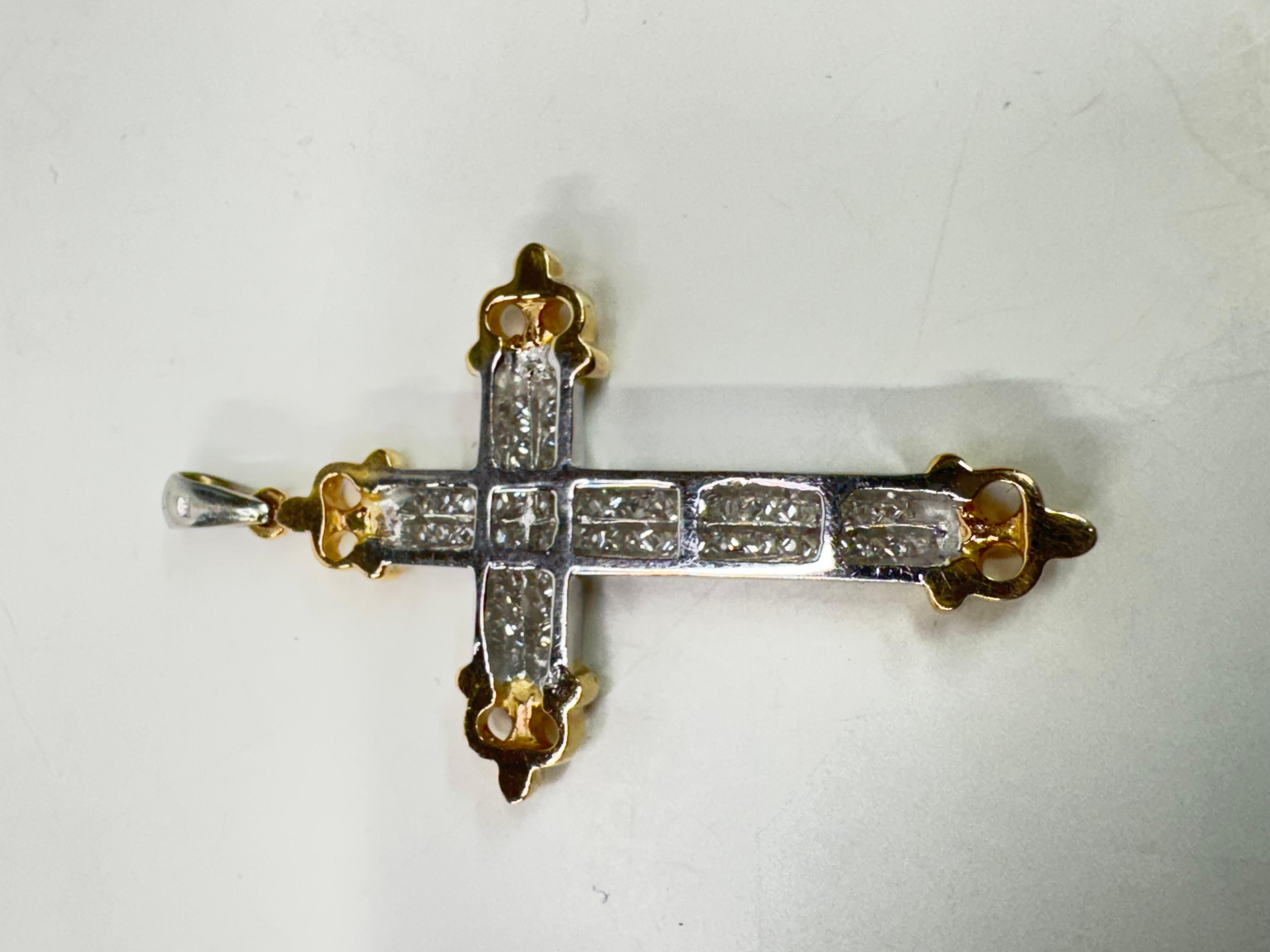 14k Gold zweifarbiger Kreuz-Diamant-Anhänger im Angebot 3