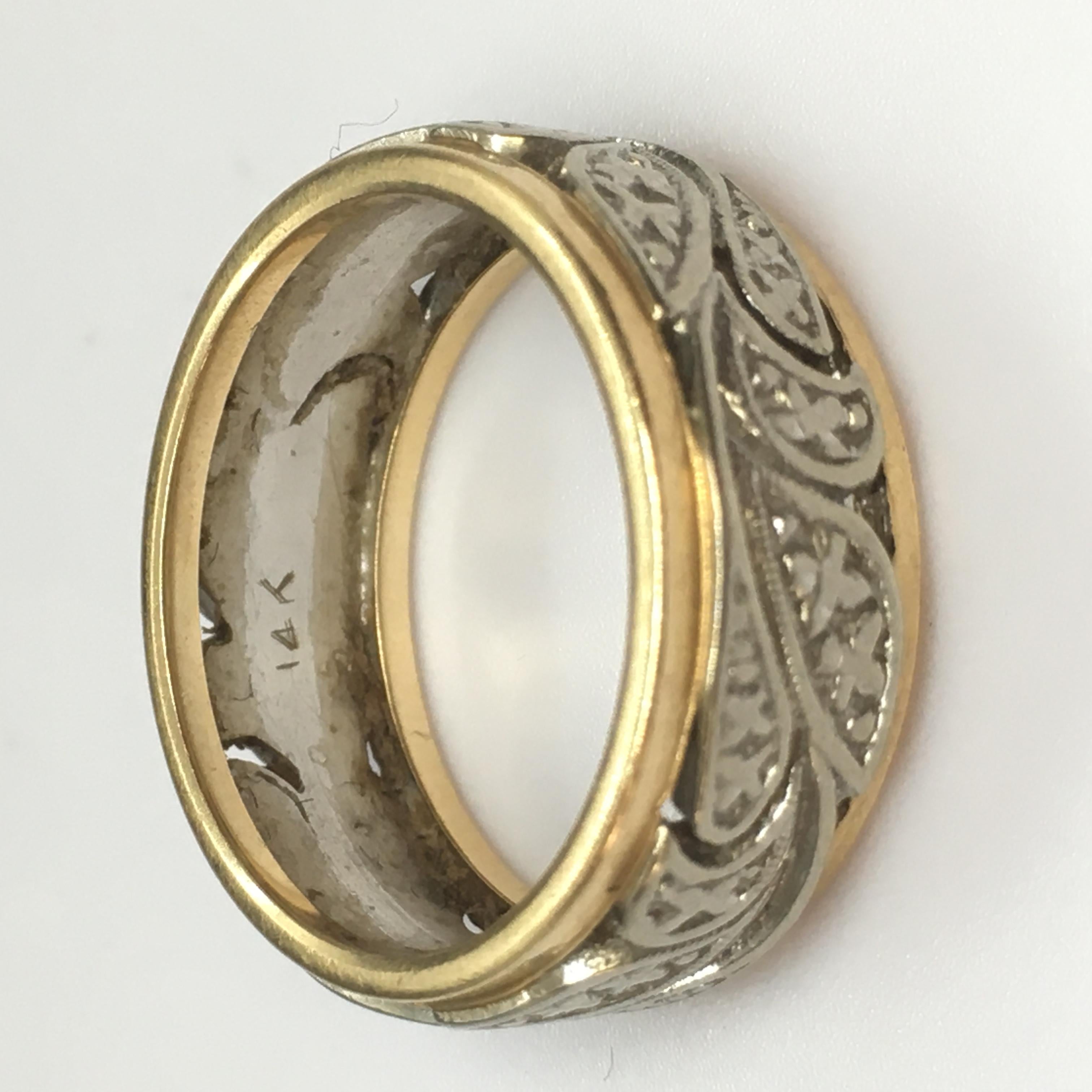 14K GOLD Two tone FLOWER Design BAND RING Size 6.25 Floral Pattern 1930s Deco 


Marked 14K
5.7 Gram
Size 6.25
1930s Art Deco American work 
7.5mm wide, stamped, minimal wear and tear, no evidence of repairs or sizing, see pictures   
Seller