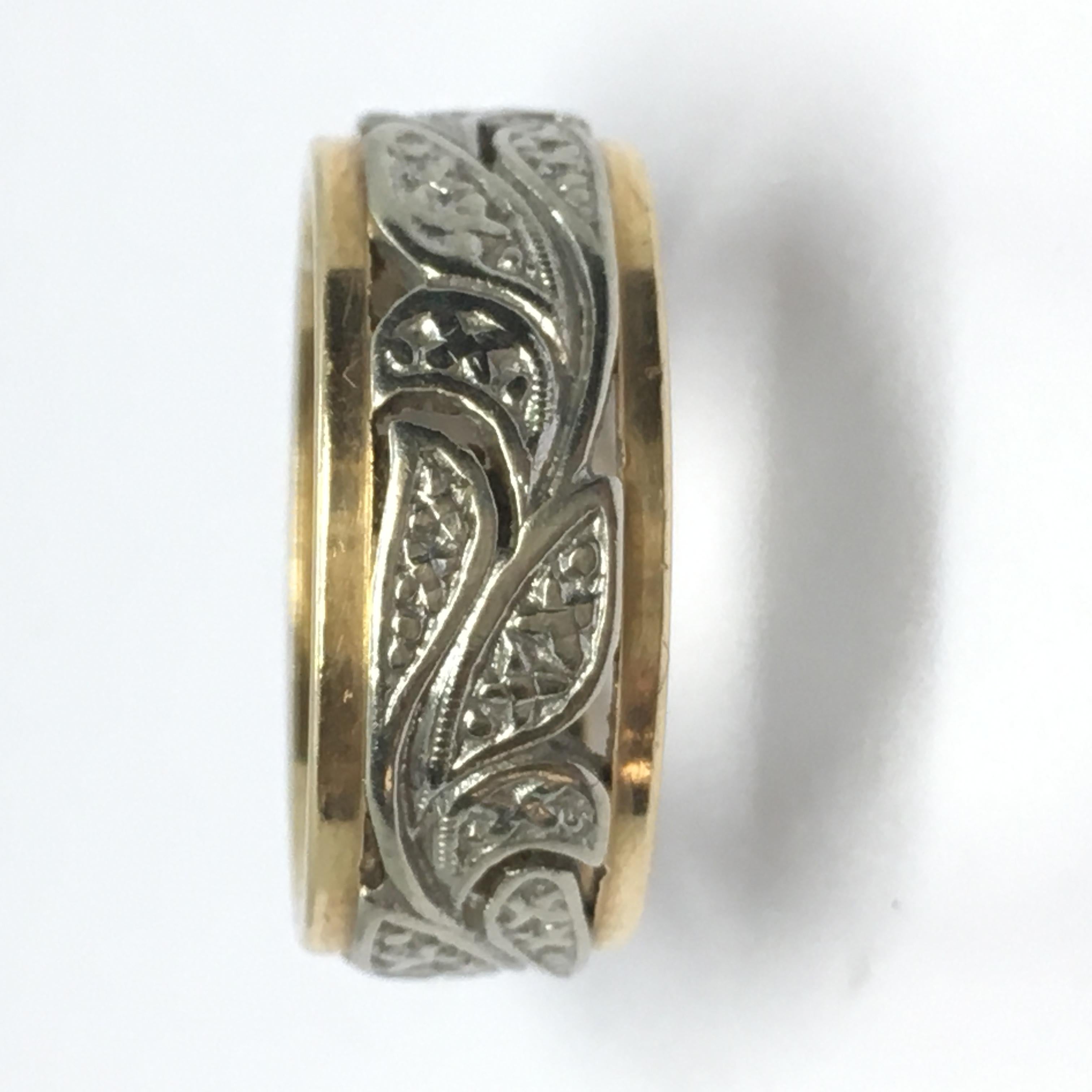 14K Gold Two Tone Flower Design Band Ring Floral Pattern 1930s Deco For Sale 2