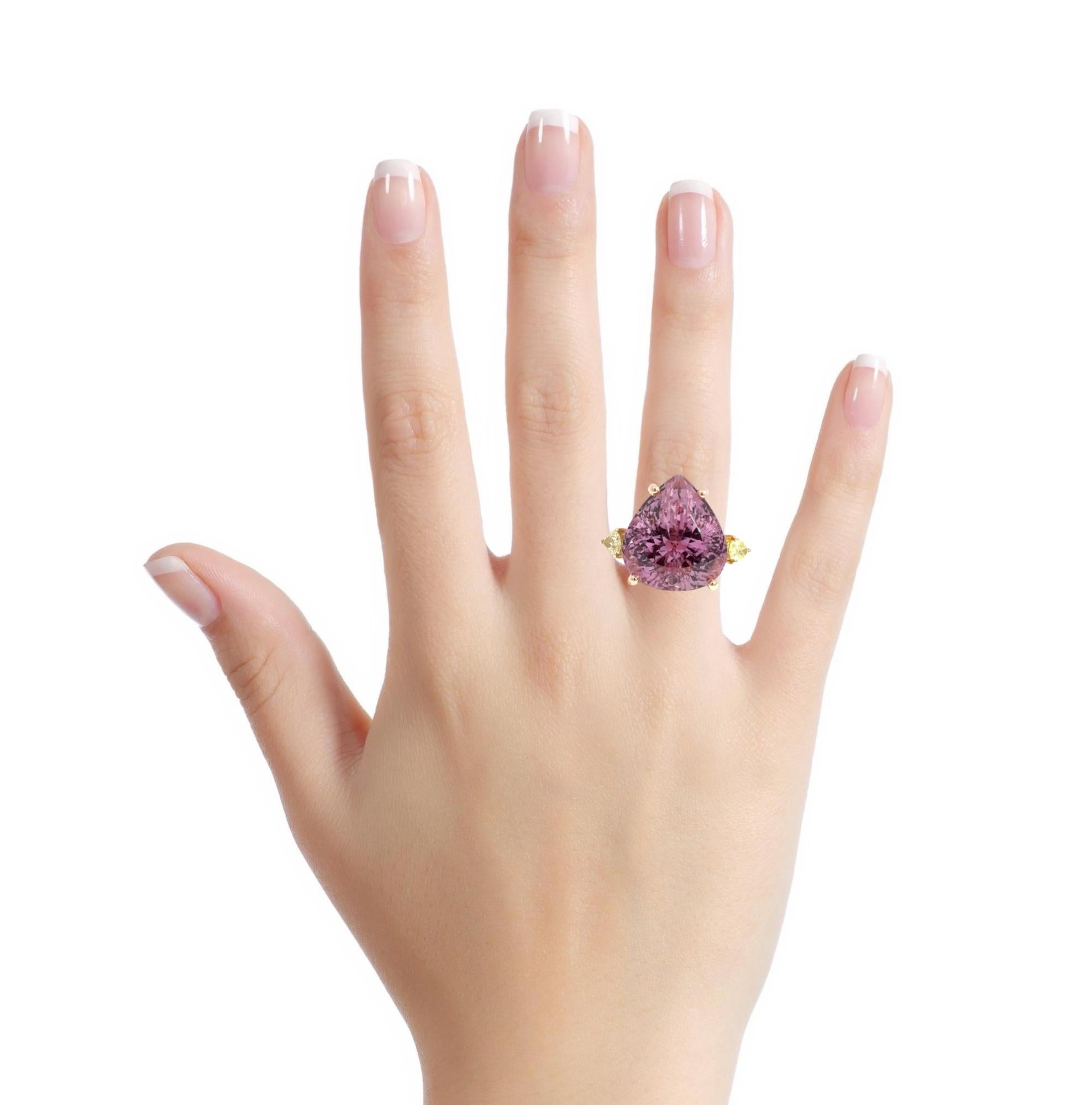 14k Gold Two-tone Kunzite and Fancy Yellow Diamond Ring im Angebot 1