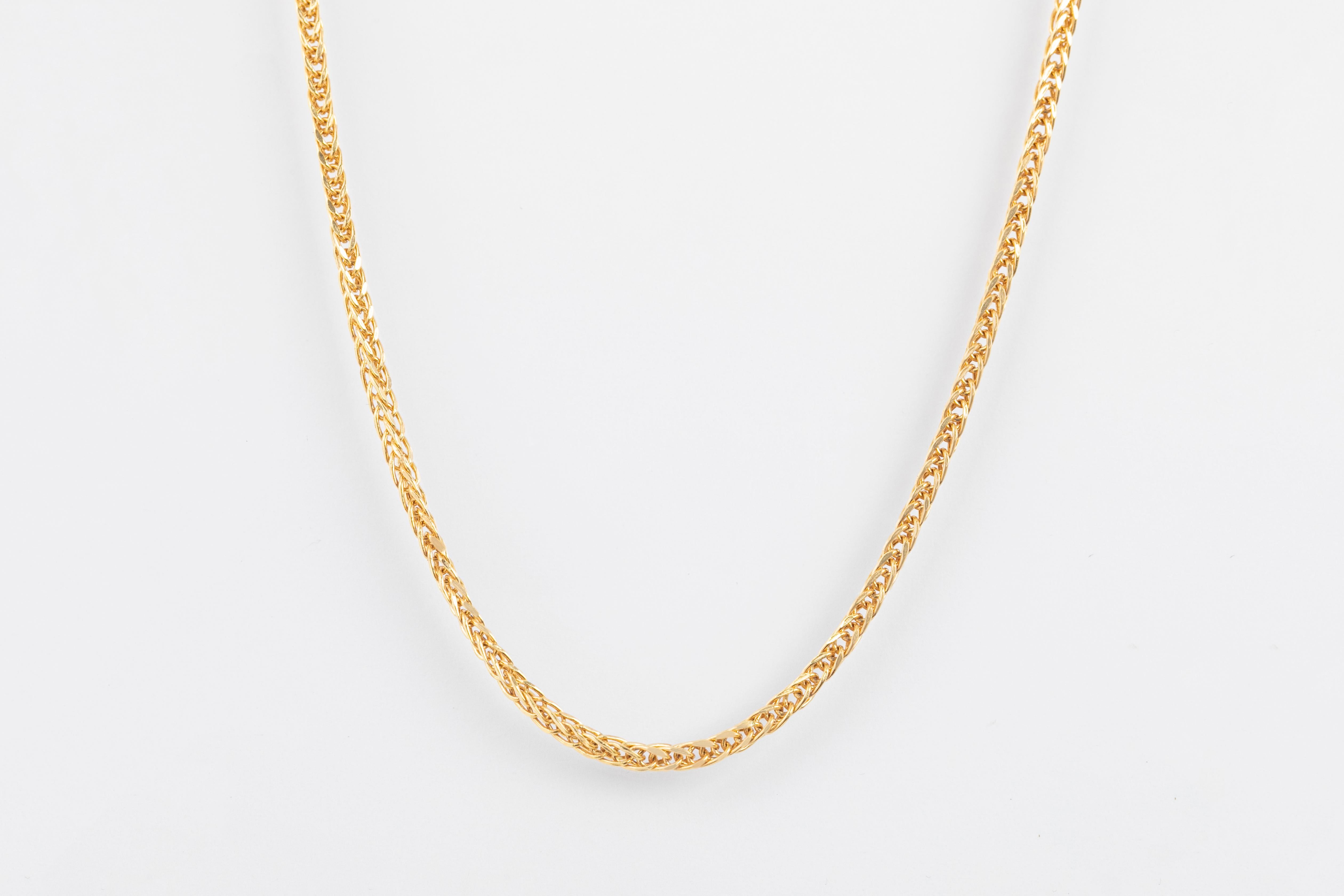 Collana con catena a serpente in oro giallo 14K - 585K 

Realizzato in oro 14 ct.
Con marchio di garanzia.

Peso totale: 5,10  gr.
Dimensioni: 54,00 cm

Questo pezzo è stato realizzato con materiali di qualità e un eccellente lavoro manuale.