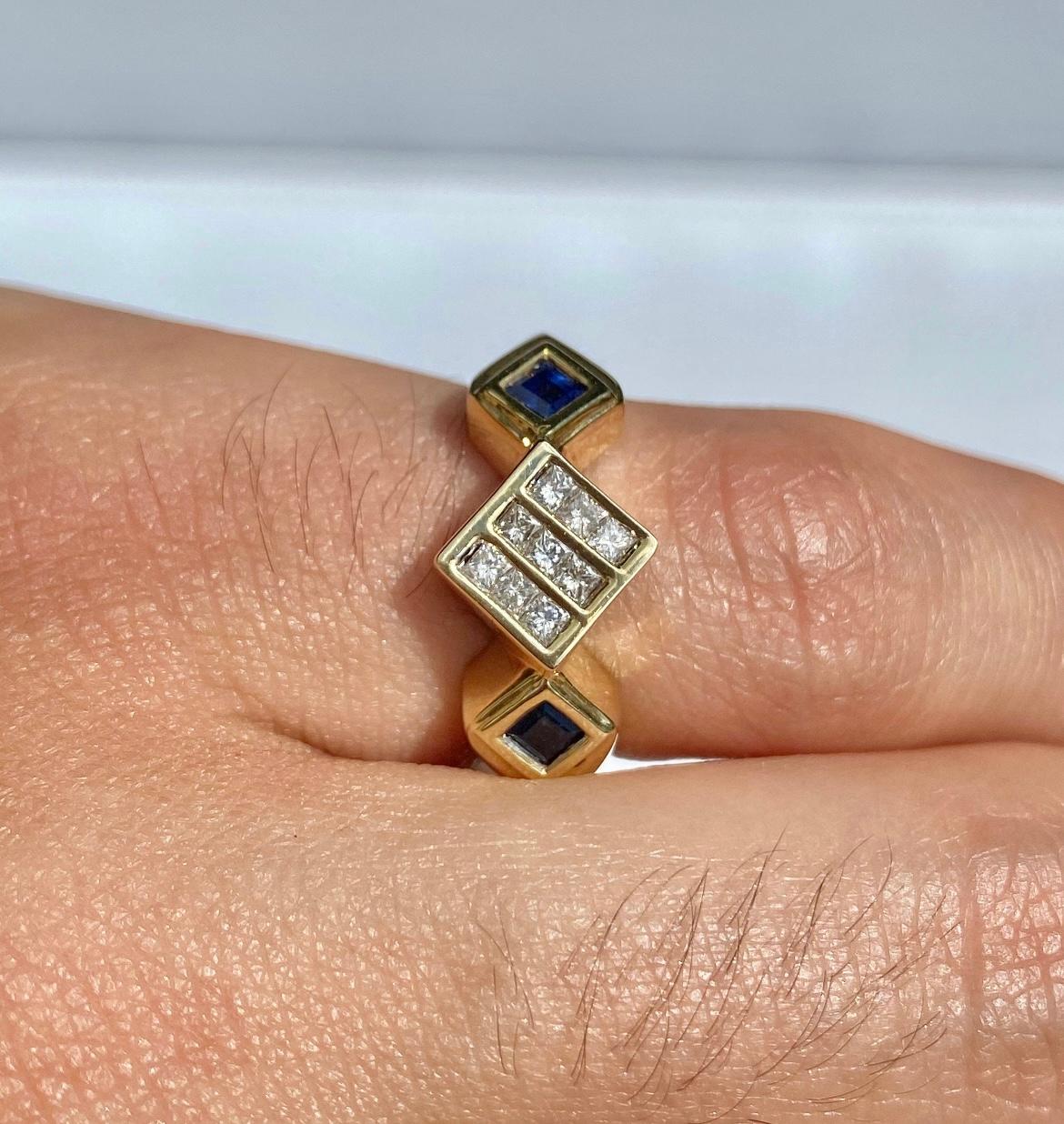 14K Gold Unisex Prinzessinnenschliff Diamant und blauer Saphir Cluster Quadratischer Block Ring (Carréschliff) im Angebot