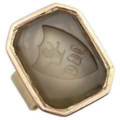 14K Gold Victorian Agate Intaglio Crest Signet Ring with Lion