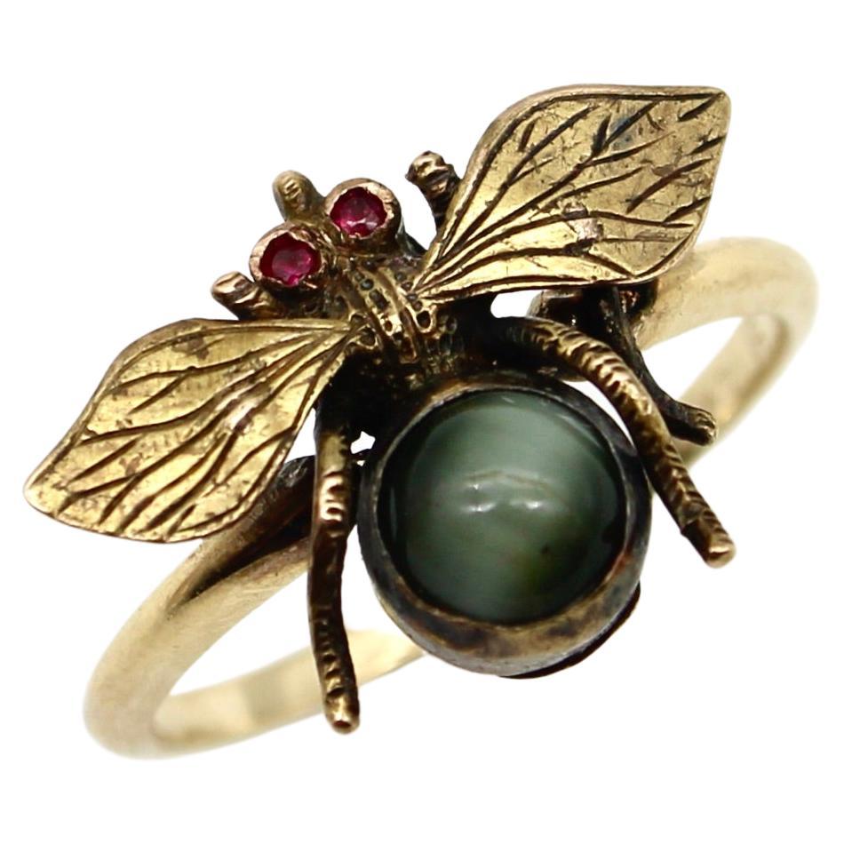 14k Gold Victorian Bee Ring with Ruby & Cats Eye For Sale
