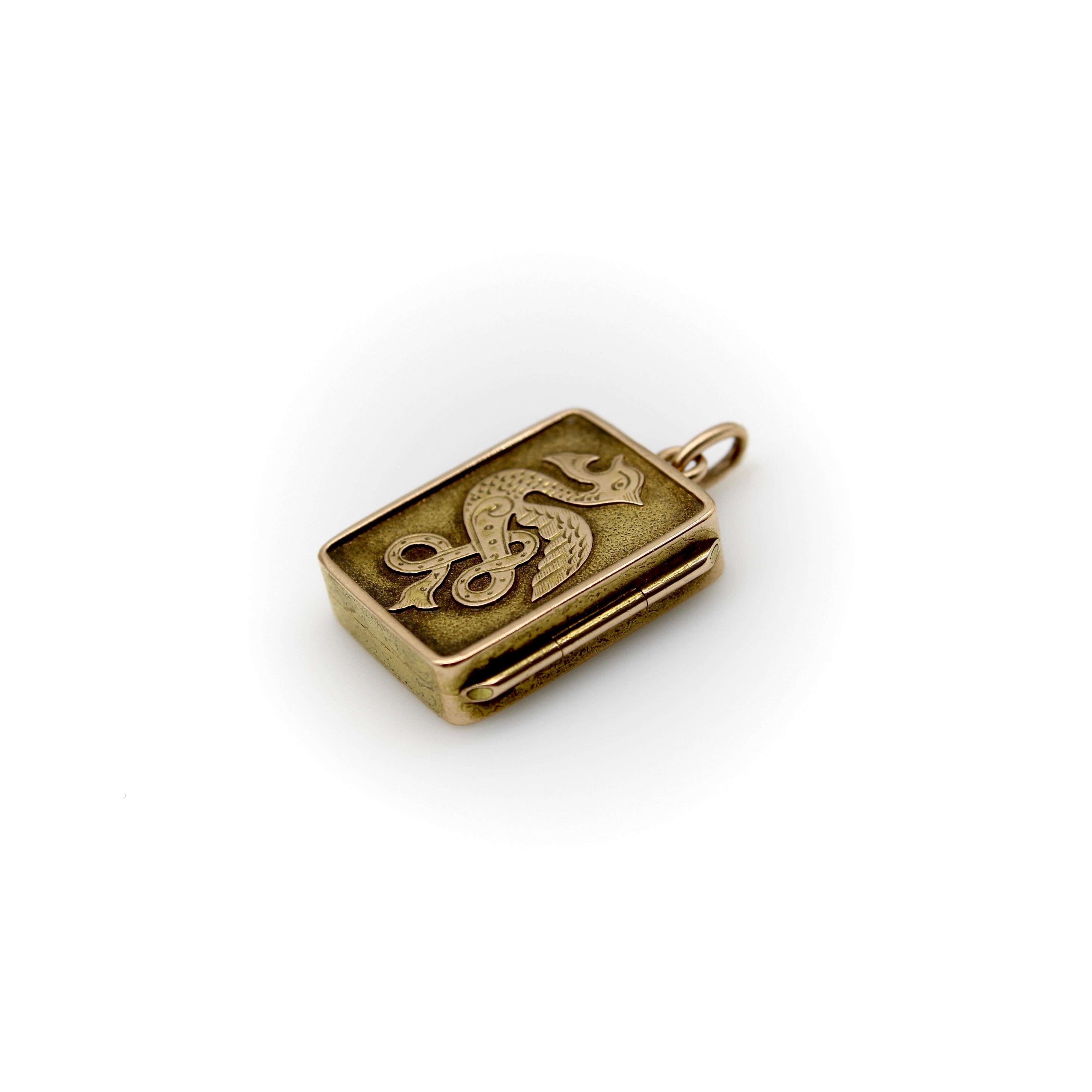 Medaglione vittoriano con animali celtici in oro 14K In condizioni buone in vendita a Venice, CA