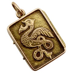 Medaglione vittoriano con animali celtici in oro 14K