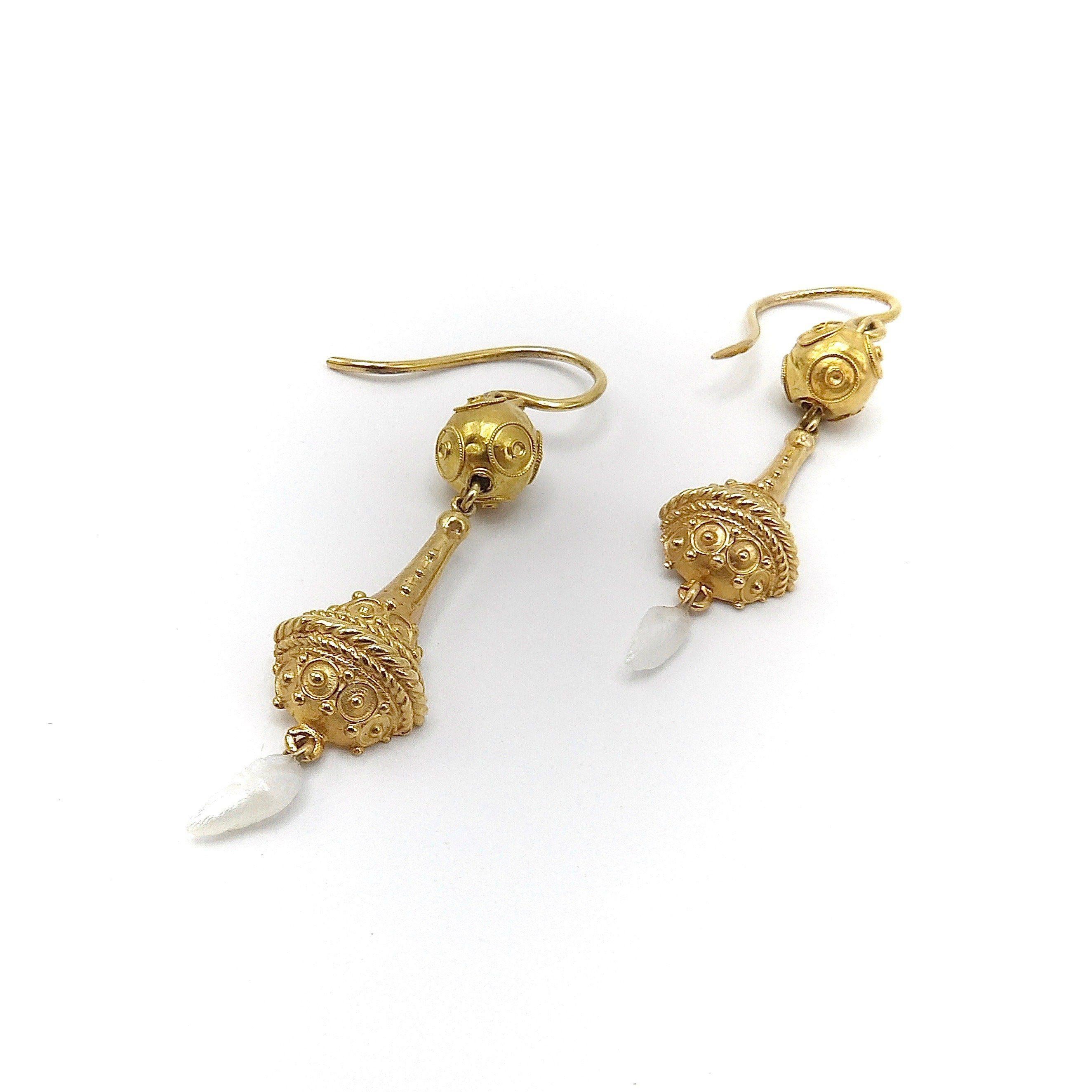 14k Gold viktorianische etruskische Revival-Ohrringe mit Perlen (Neoetruskisch) im Angebot