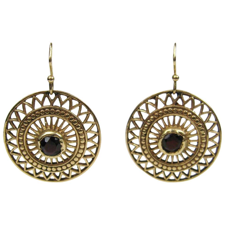 Solitaire Ring, Sterling and Cushion Cut Gemstone Made To Order. 218.00, via Etsy Solitaire Ring, Sterling and Cushion Cut Gemstone Made To Order. 218.00, via Etsy