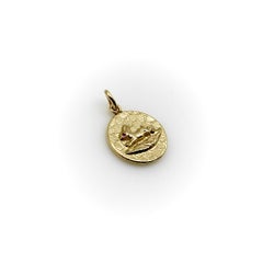 14k Gold viktorianisch inspirierter laufender Kaninchen-Anhänger mit Rubin-Auge