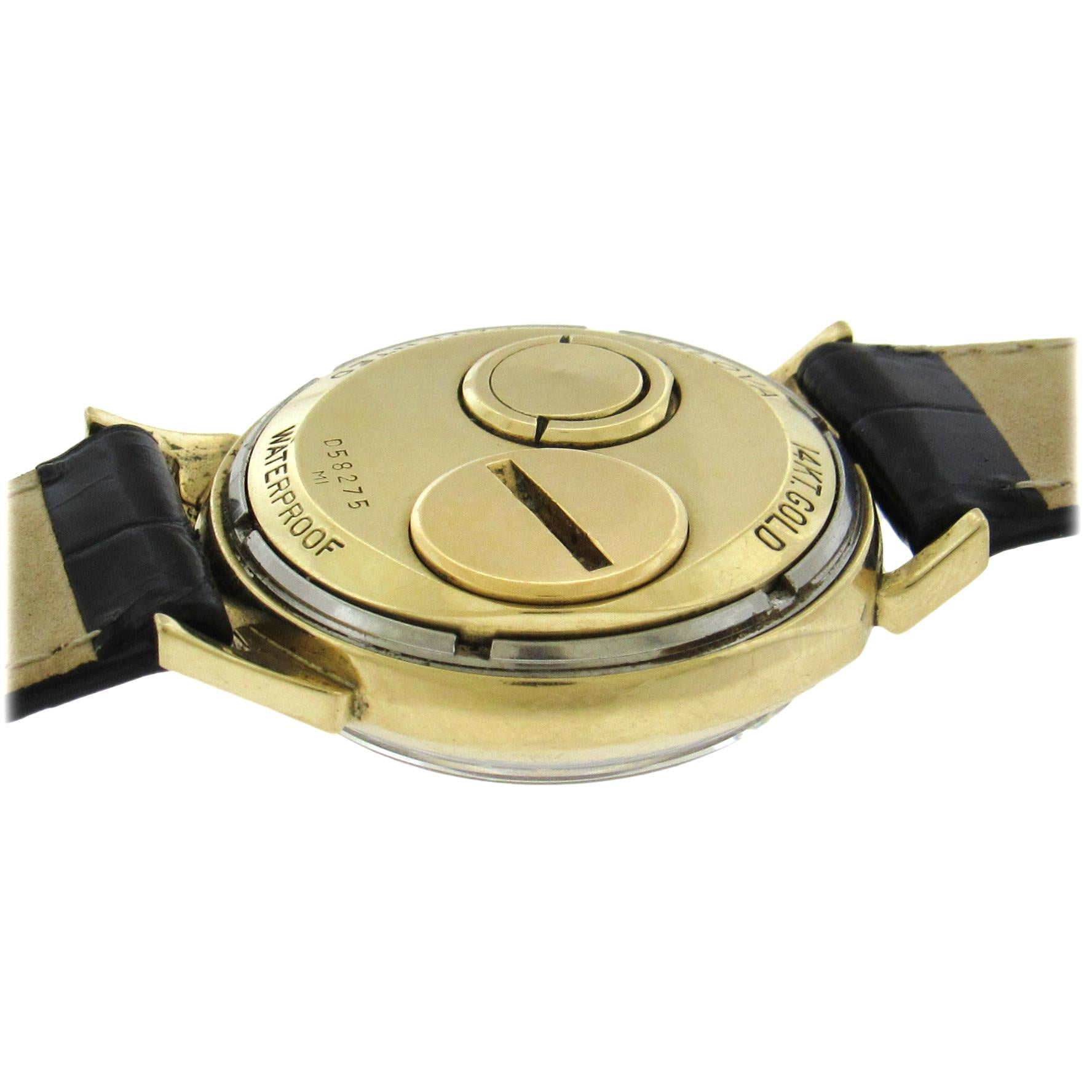 14K Gold Vintage Bulova Accutron 'Alpha' Wristwatch In Good Condition In New York, NY