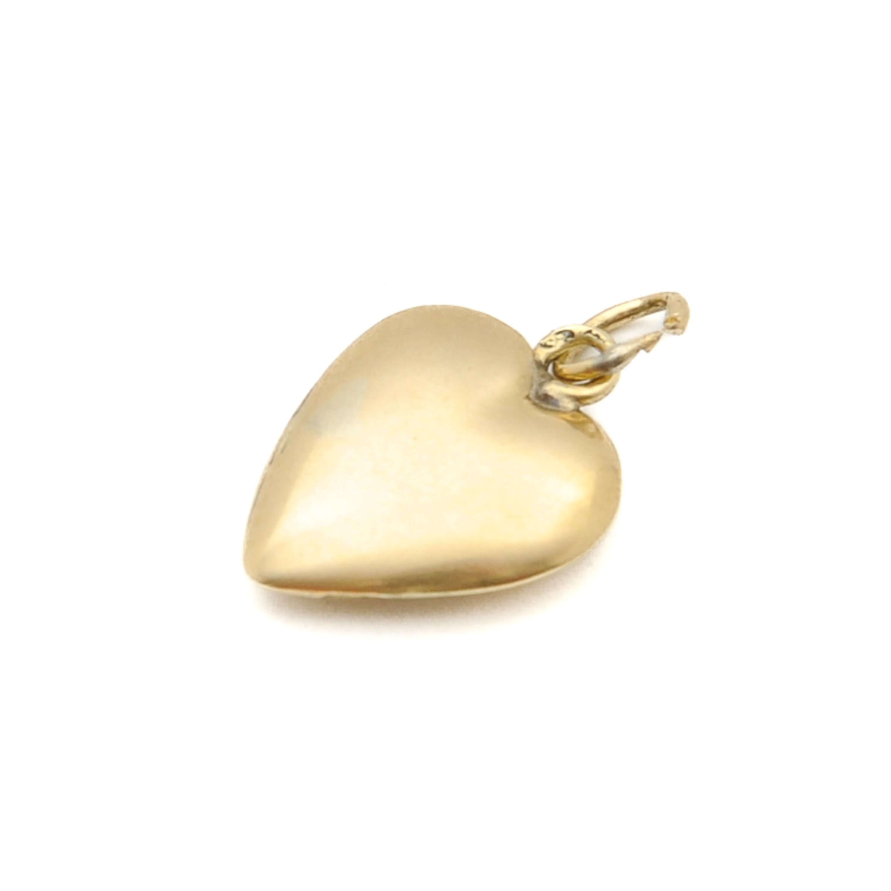 14K Gold Vintage Heart Charm Pendant For Sale 1