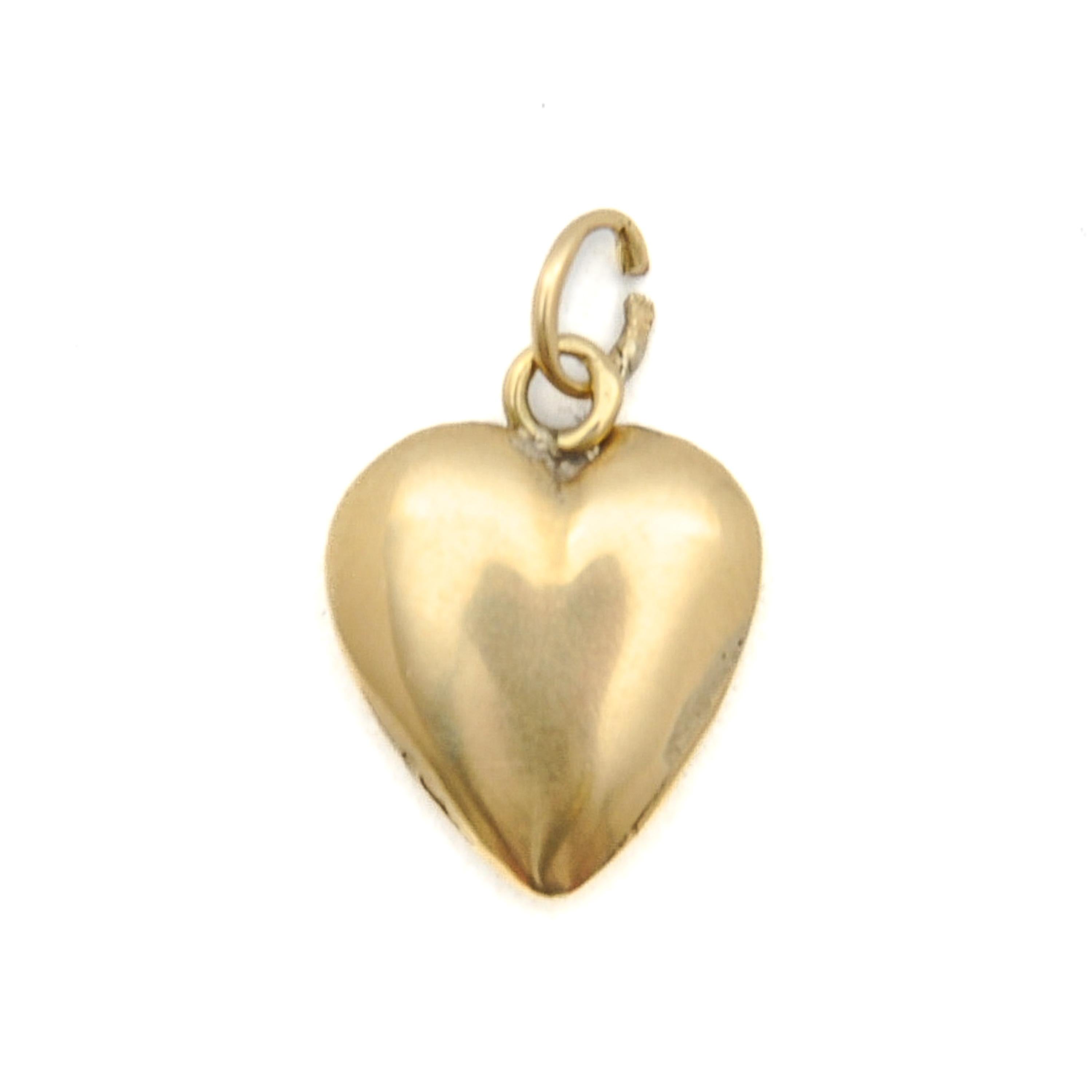 14K Gold Vintage Heart Charm Pendant For Sale 2