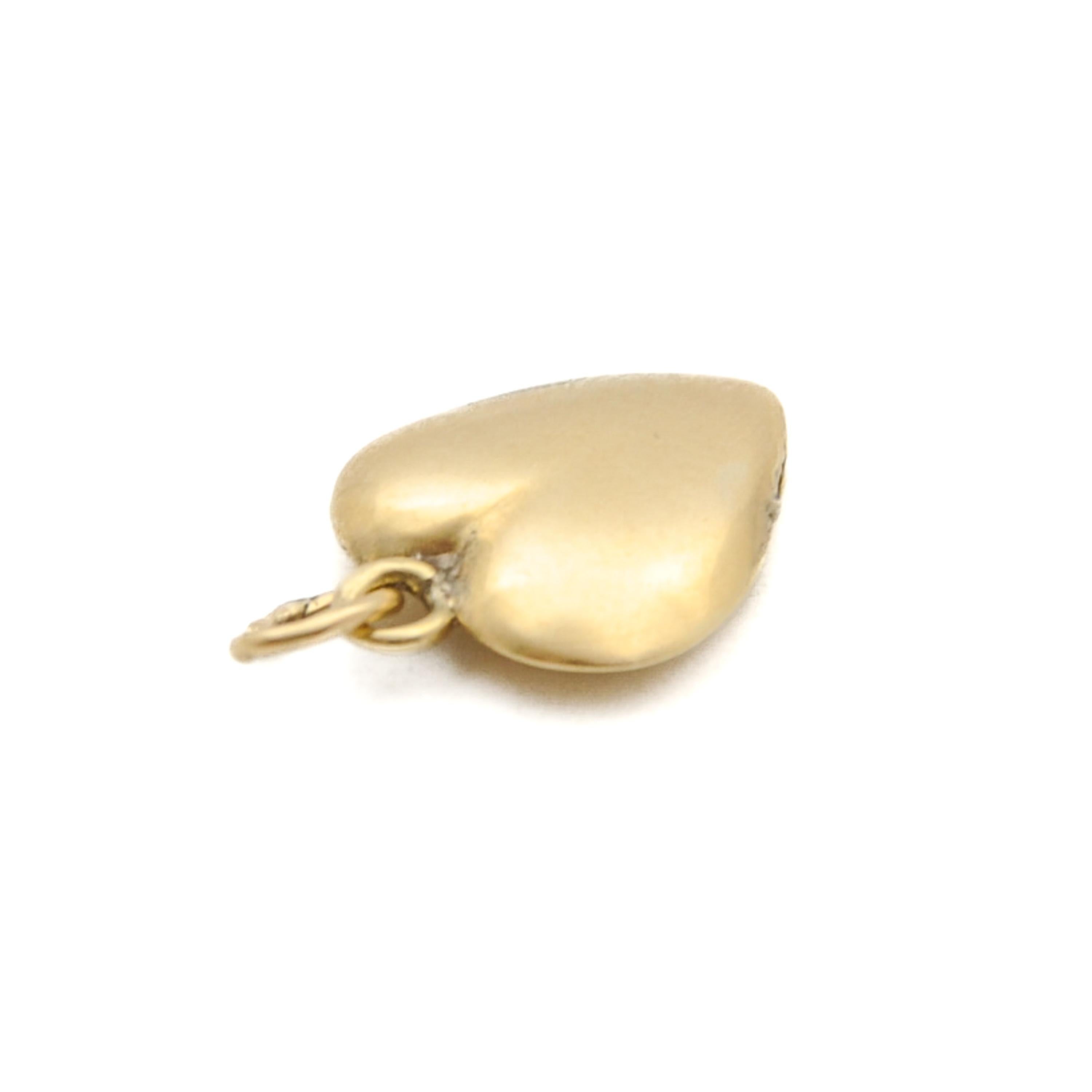 14K Gold Vintage Heart Charm Pendant For Sale 3