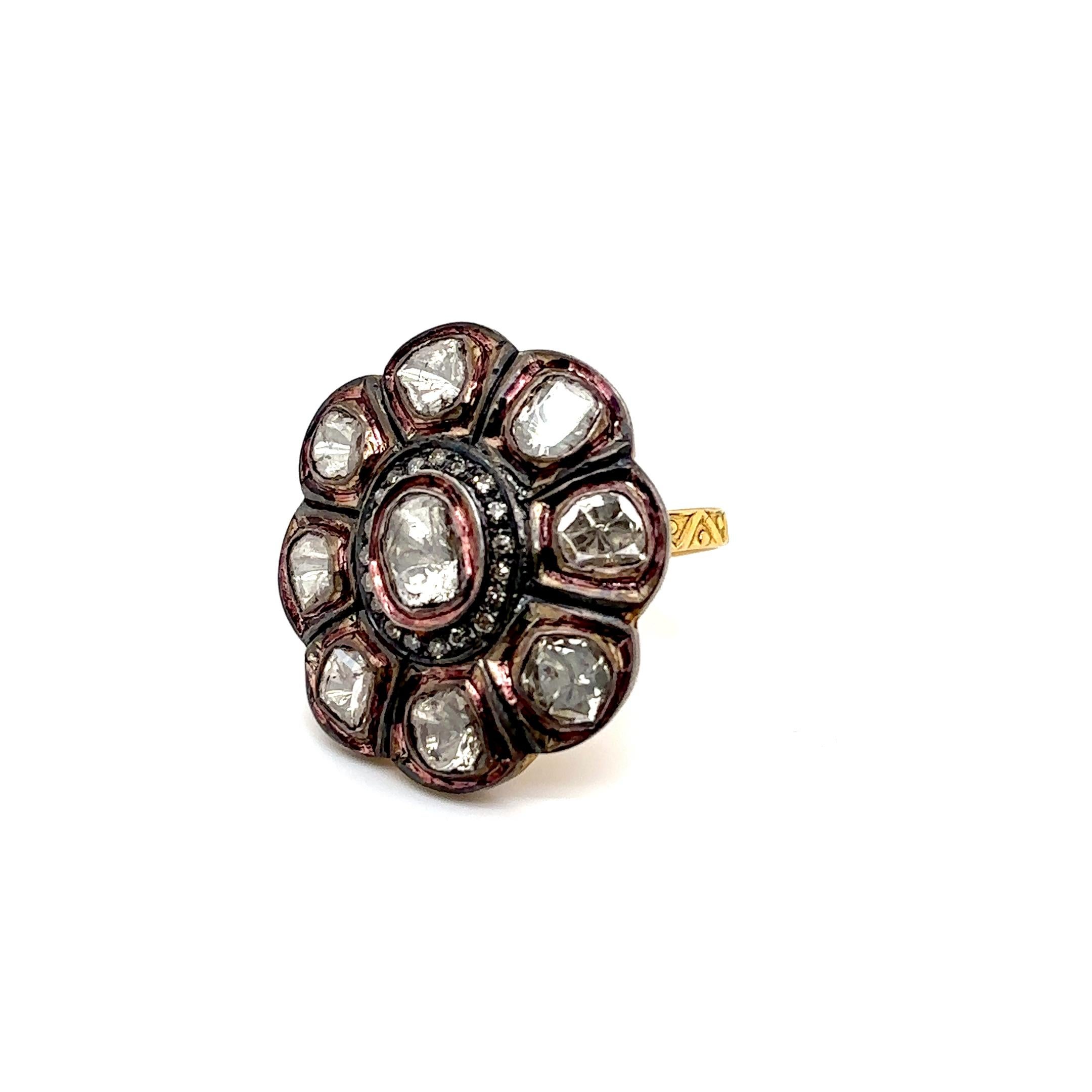 En venta: Anillo de compromiso de diamantes en oro de 14k inspirado en la época  5