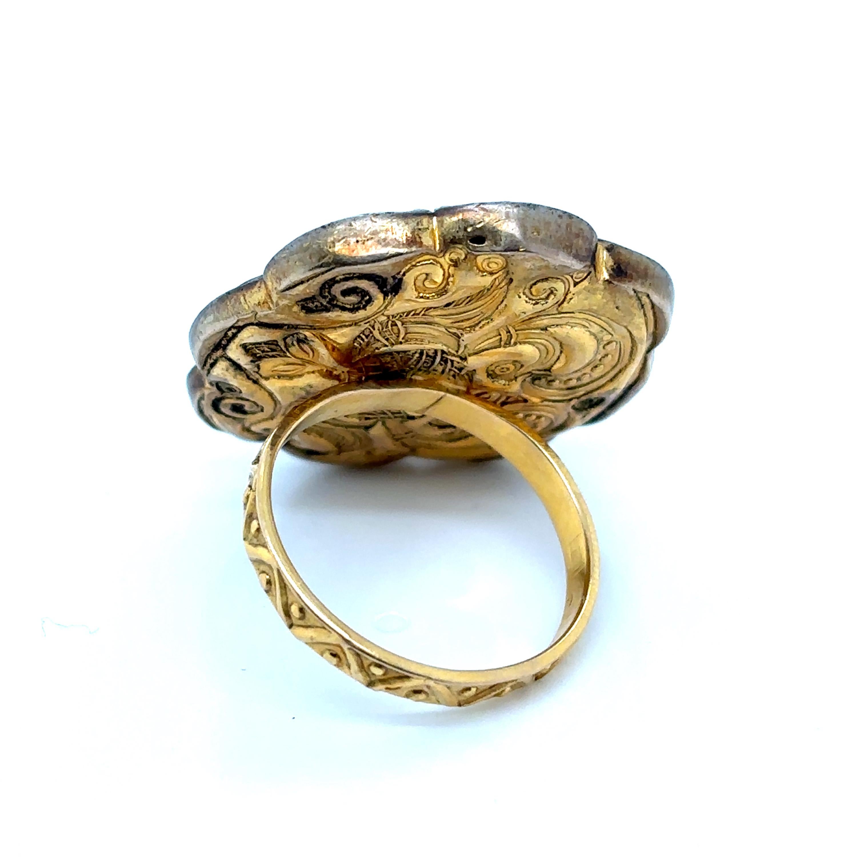 En venta: Anillo de compromiso de diamantes en oro de 14k inspirado en la época  7