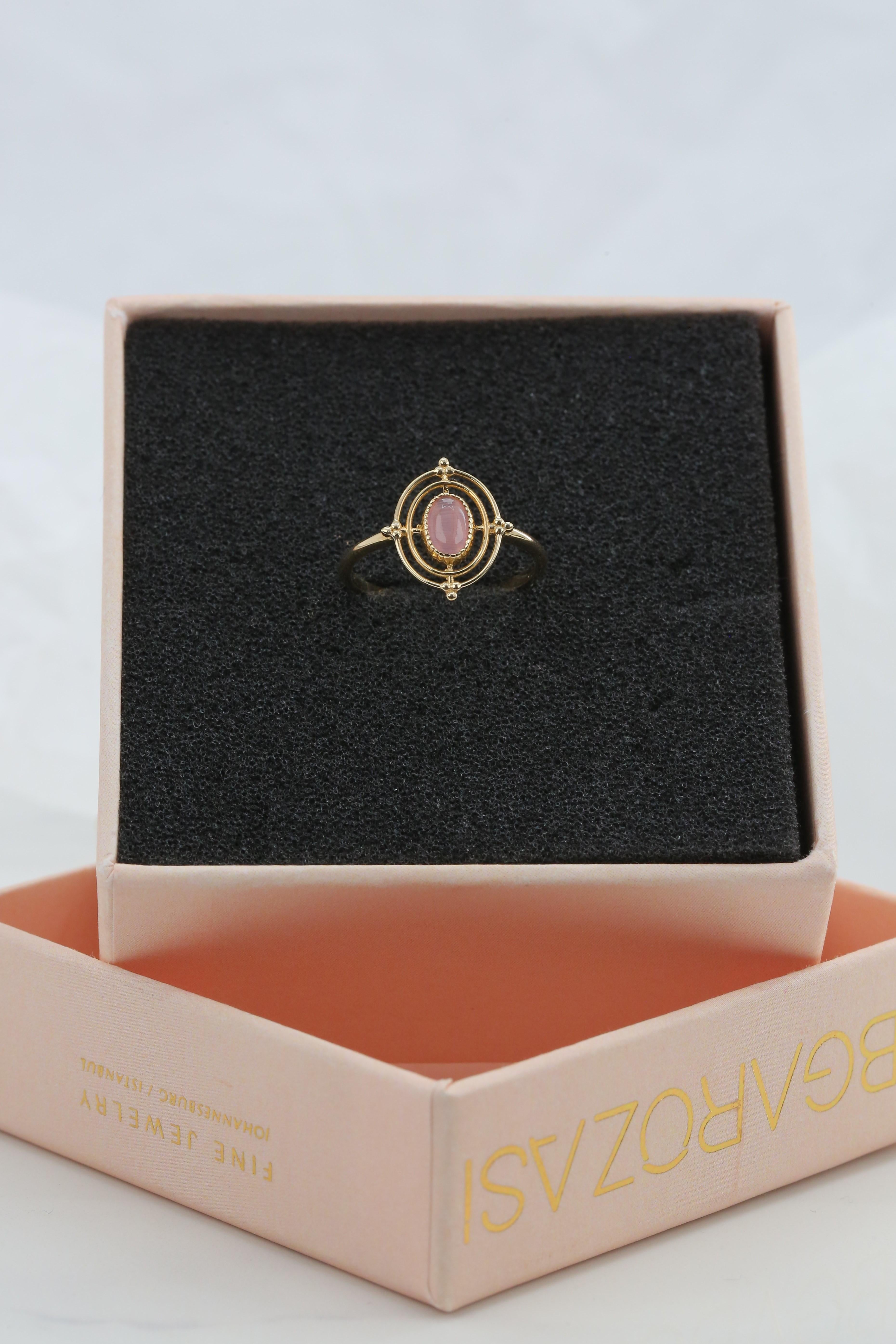 For Sale:  14K Gold Vintage Style Oval Cut Pink Quartz Ring 5
