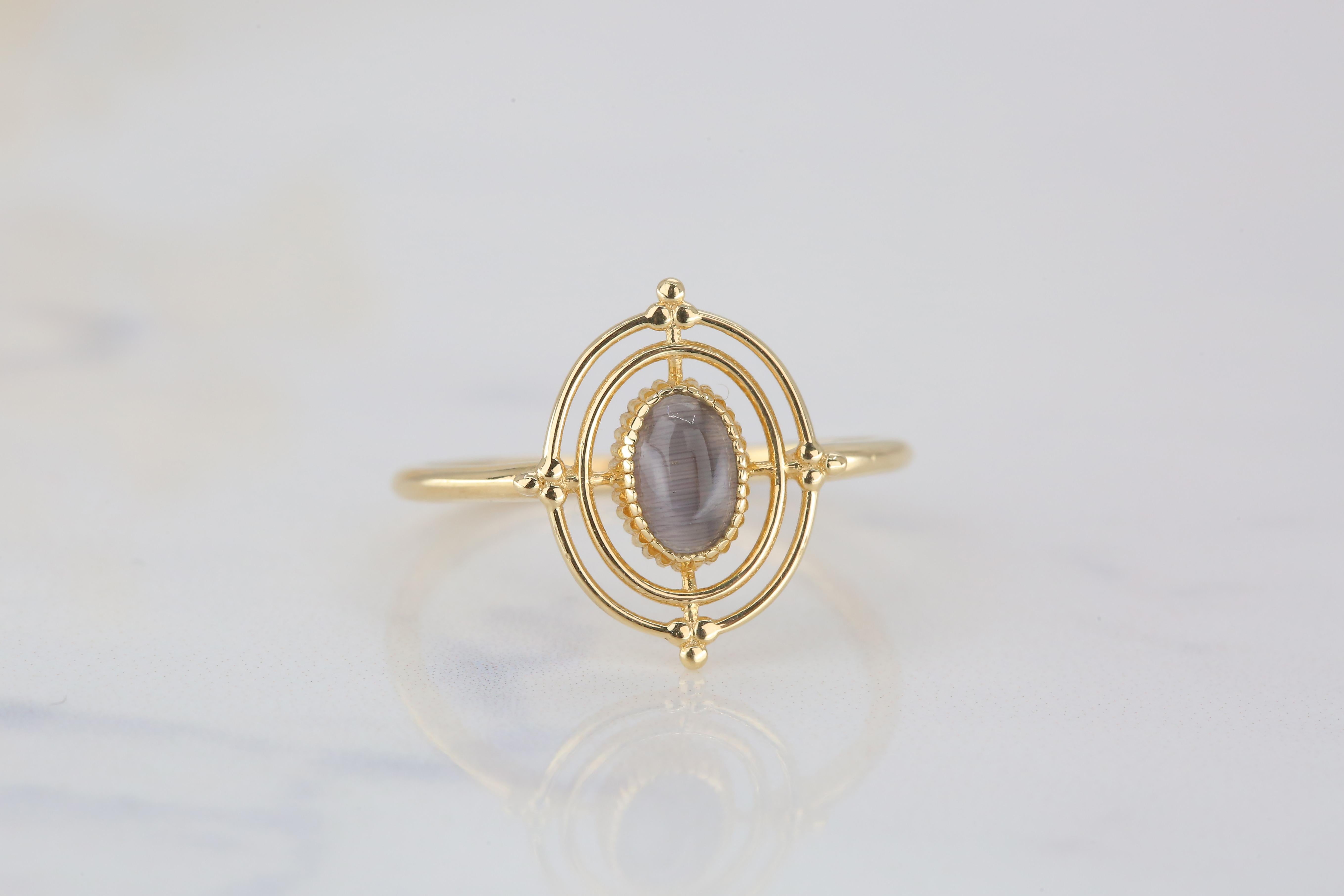 For Sale:  14K Gold Vintage Style Oval Cut Smoky Quartz Ring 7