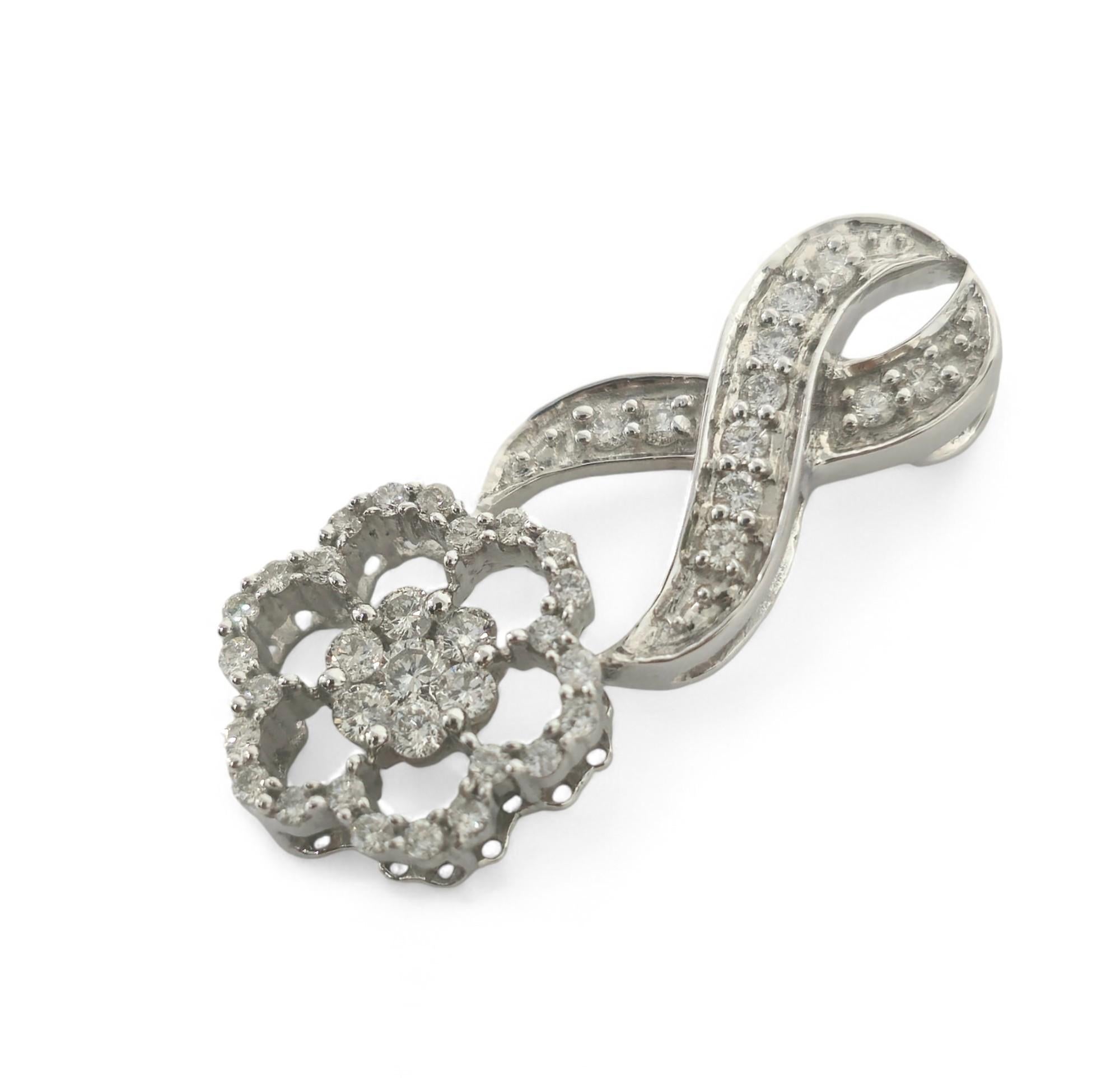 14K Gold, VS clarity 1.25 Carat diamond pendant. In Excellent Condition For Sale In Miami, FL