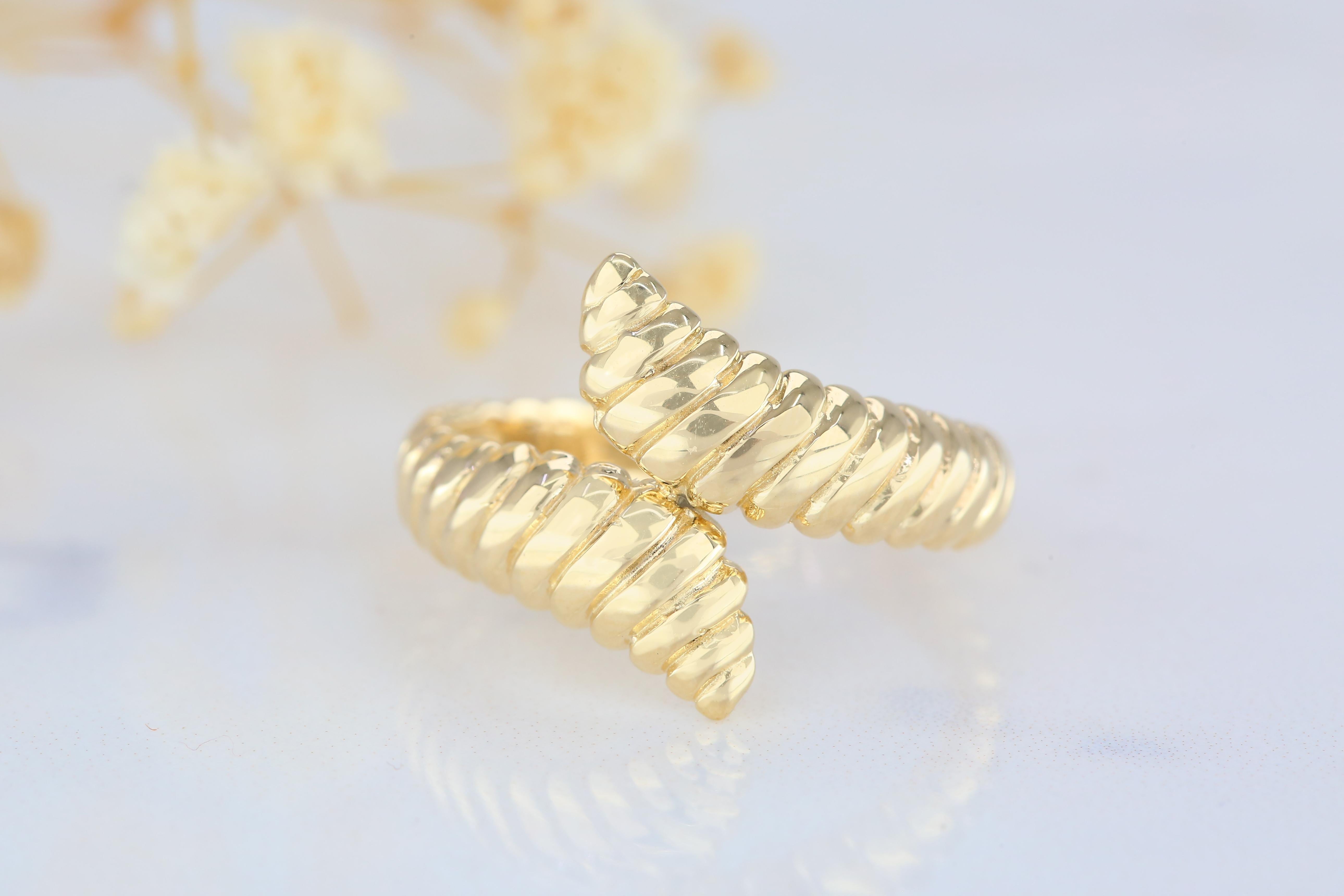 For Sale:  14K Gold Wavy Dome Ring, 14K Gold Croissant Ring, Wavy Croissant Ring 6