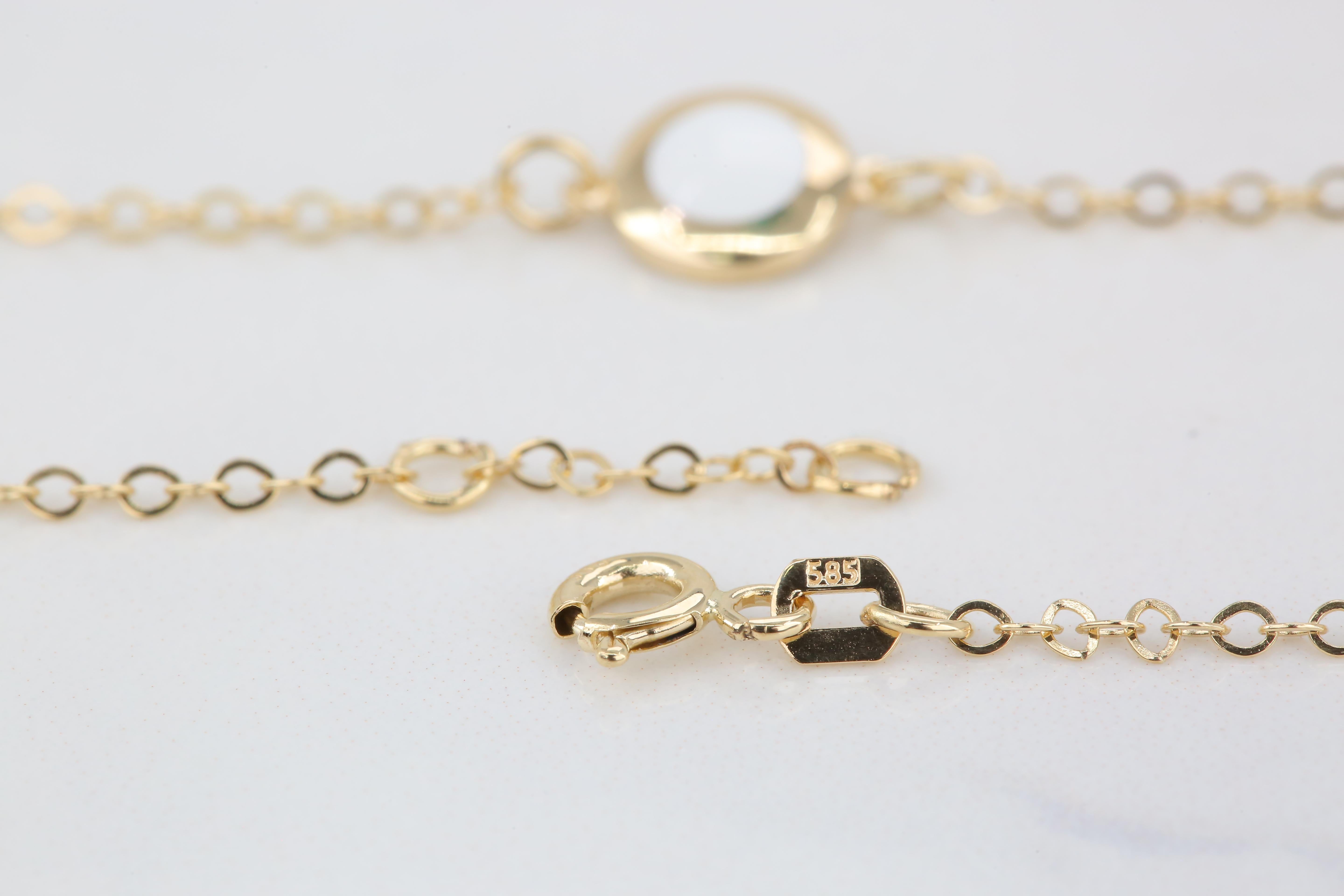 14K Gold White Enameled Round Shaped Charm Dainty Bracelet For Sale 3