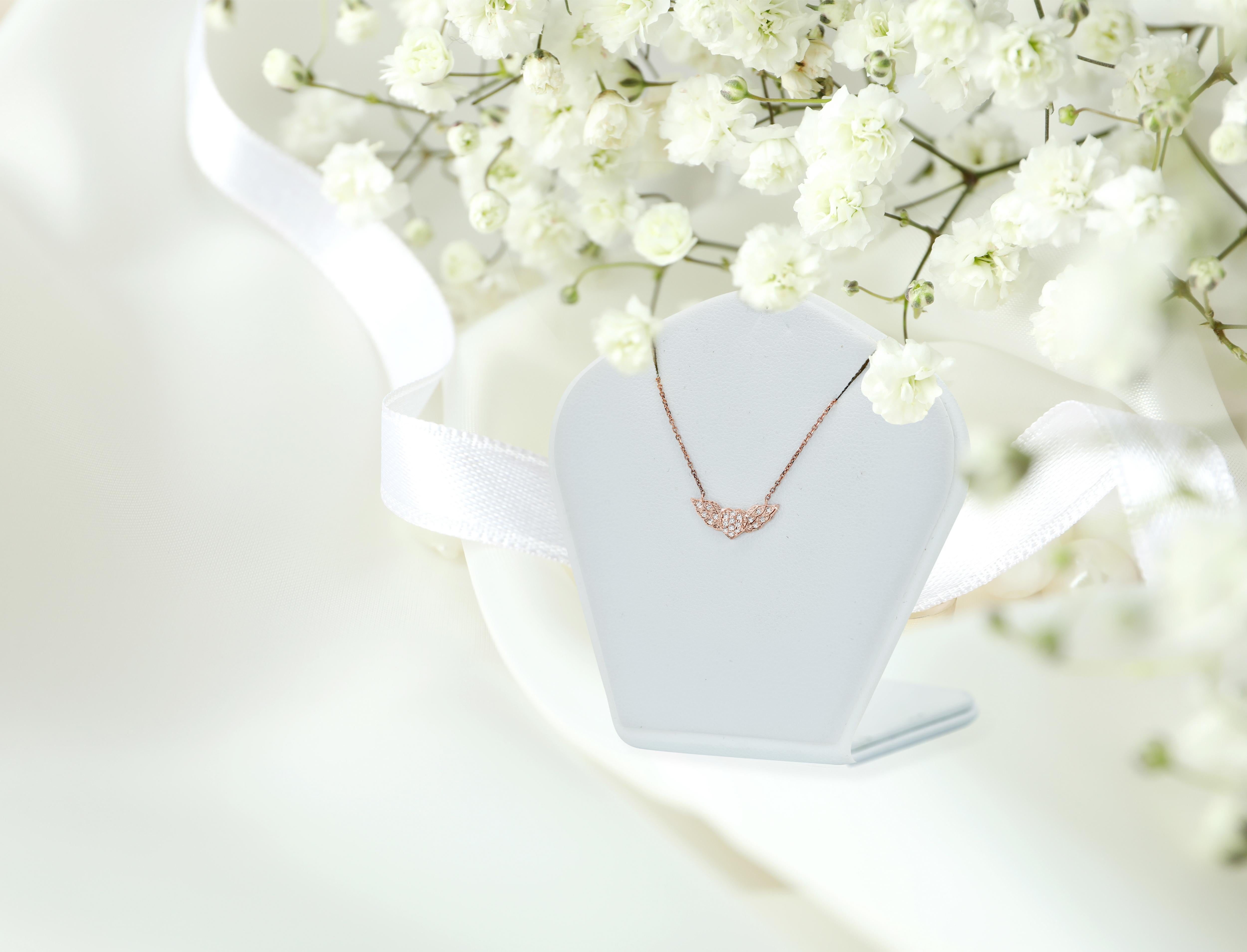 14k Gold geflügelte Herz-Diamant-Halskette fliegendes Herz Valentine Jewelry im Angebot 6