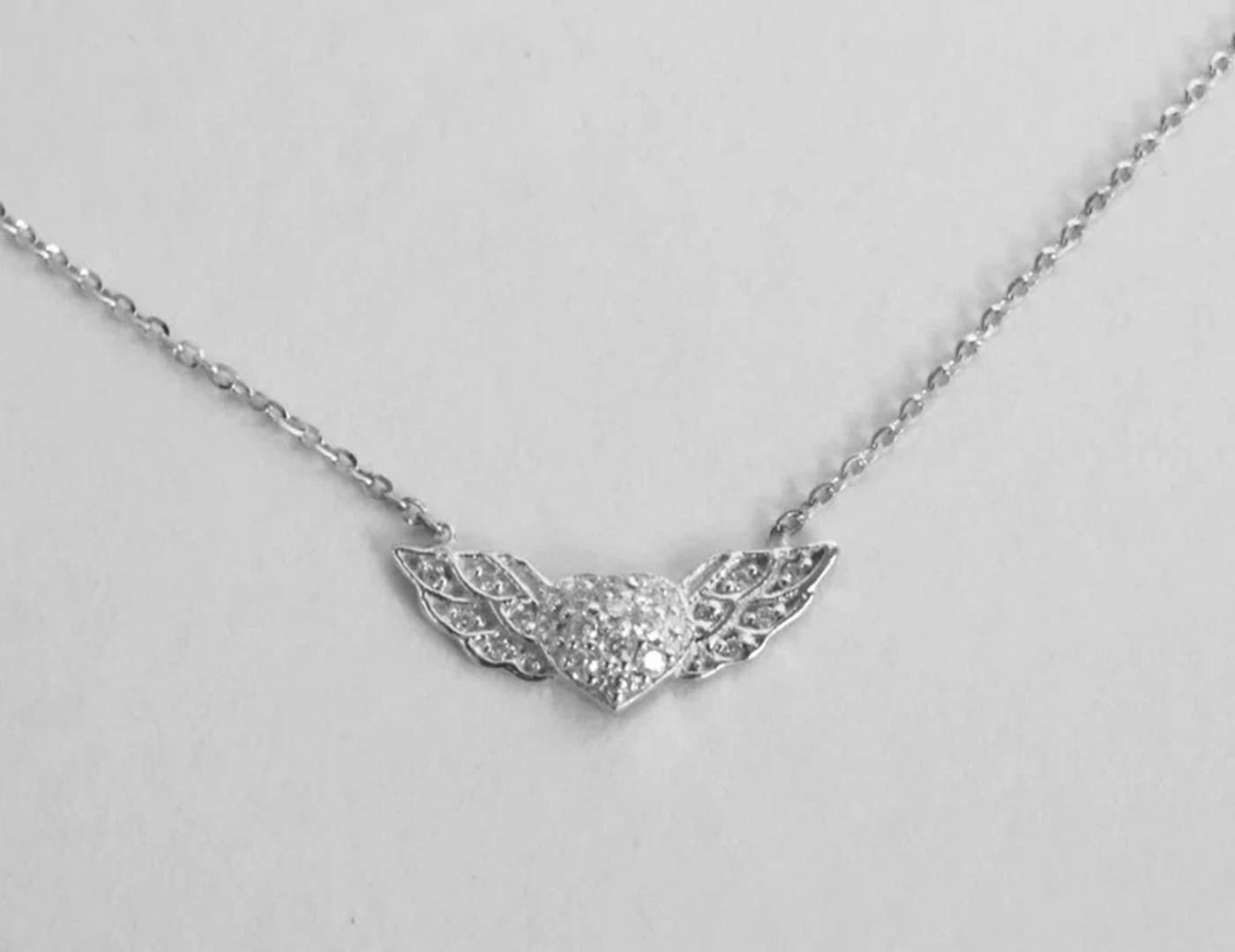 14k Gold geflügelte Herz-Diamant-Halskette fliegendes Herz Valentine Jewelry im Zustand „Neu“ im Angebot in Bangkok, TH