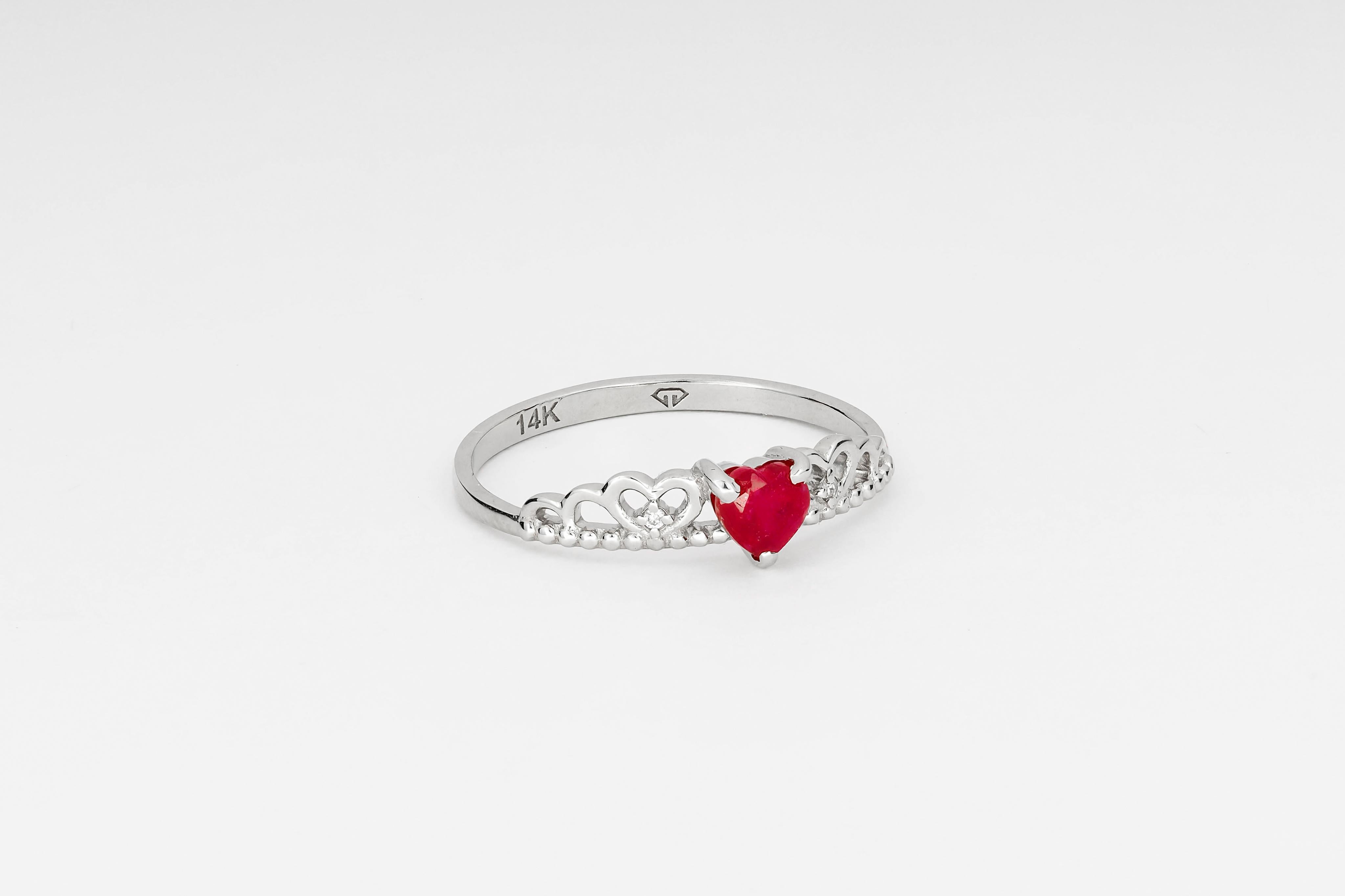 En vente :  Bague Coeur Rubis en or 14 carats, Bague diadme.  2