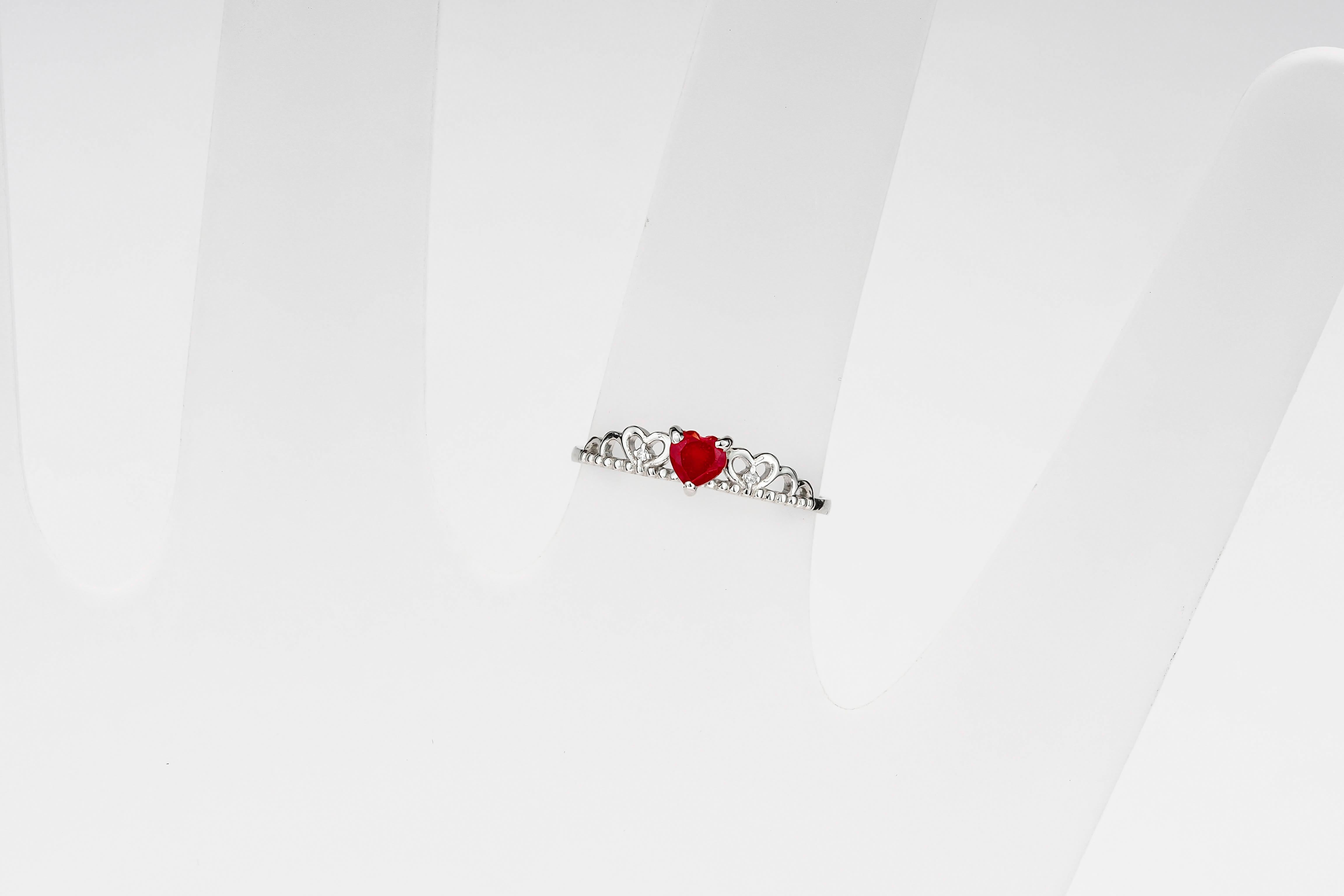 En vente :  Bague Coeur Rubis en or 14 carats, Bague diadme.  7