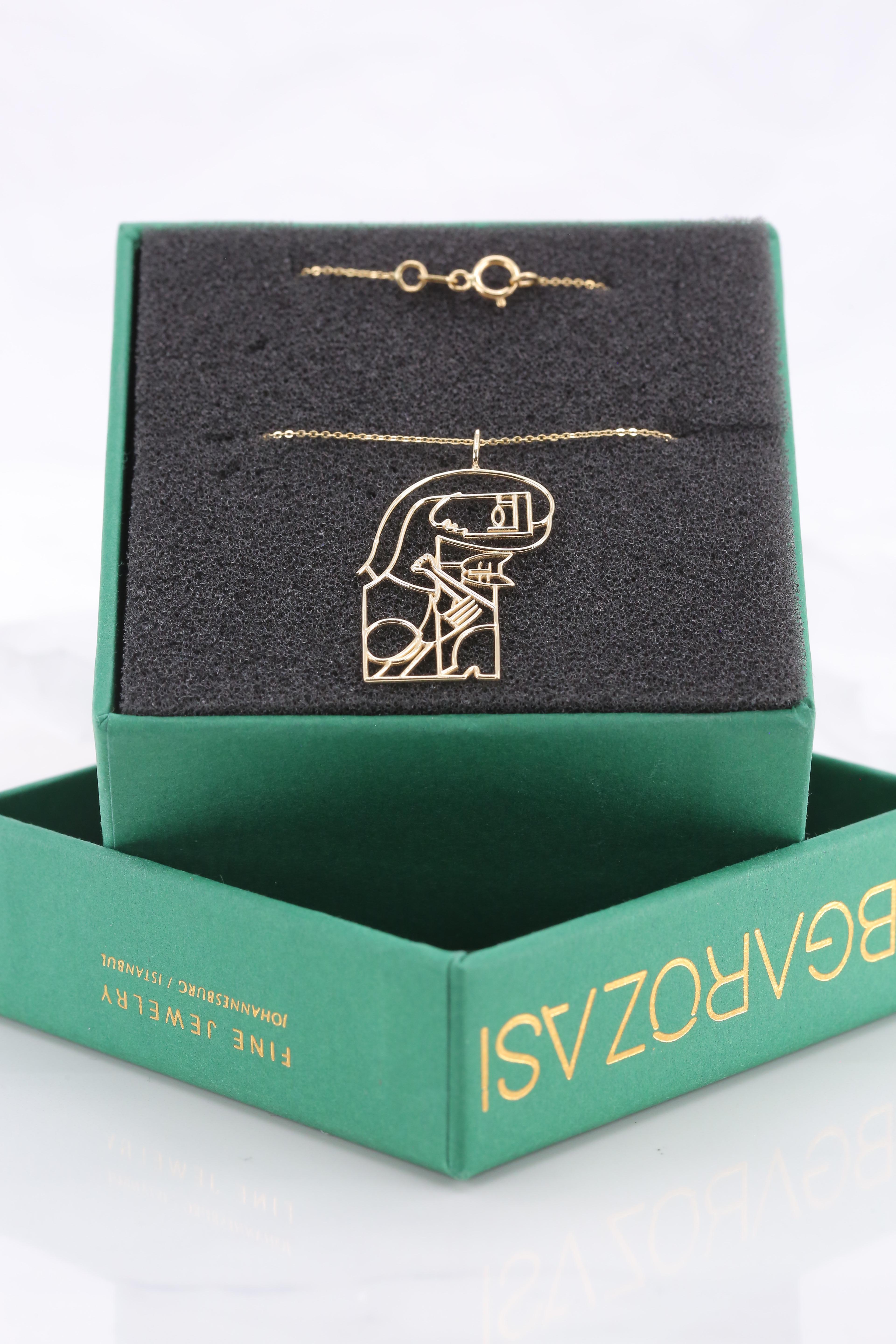 Collier pendentif en or 14 carats représentant une femme et un chat, inspiré par Jiri Petr en vente 3