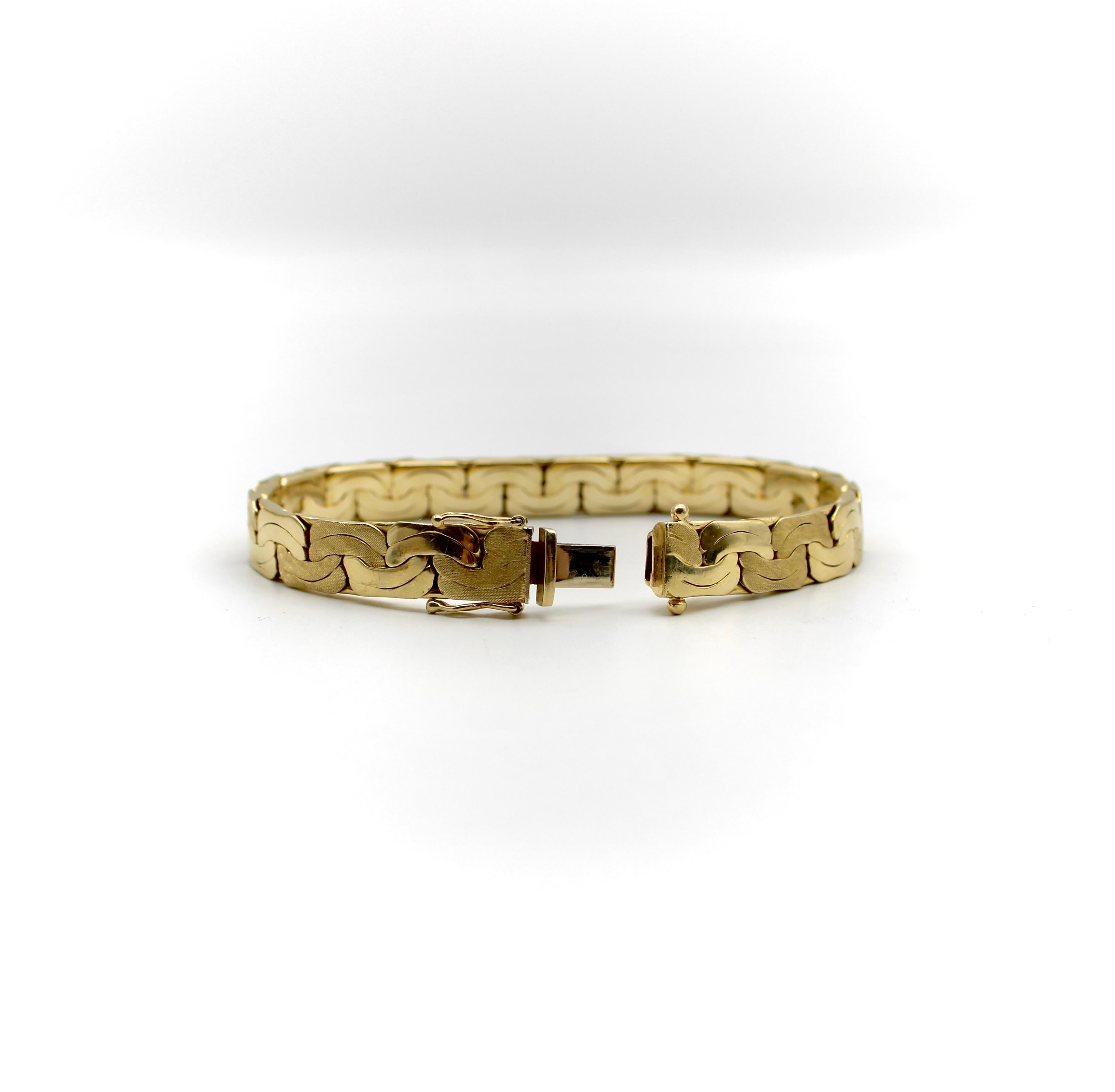 14k Gold gewebtes, abgeflachtes Vintage-Gliederarmband im Zustand „Gut“ im Angebot in Venice, CA
