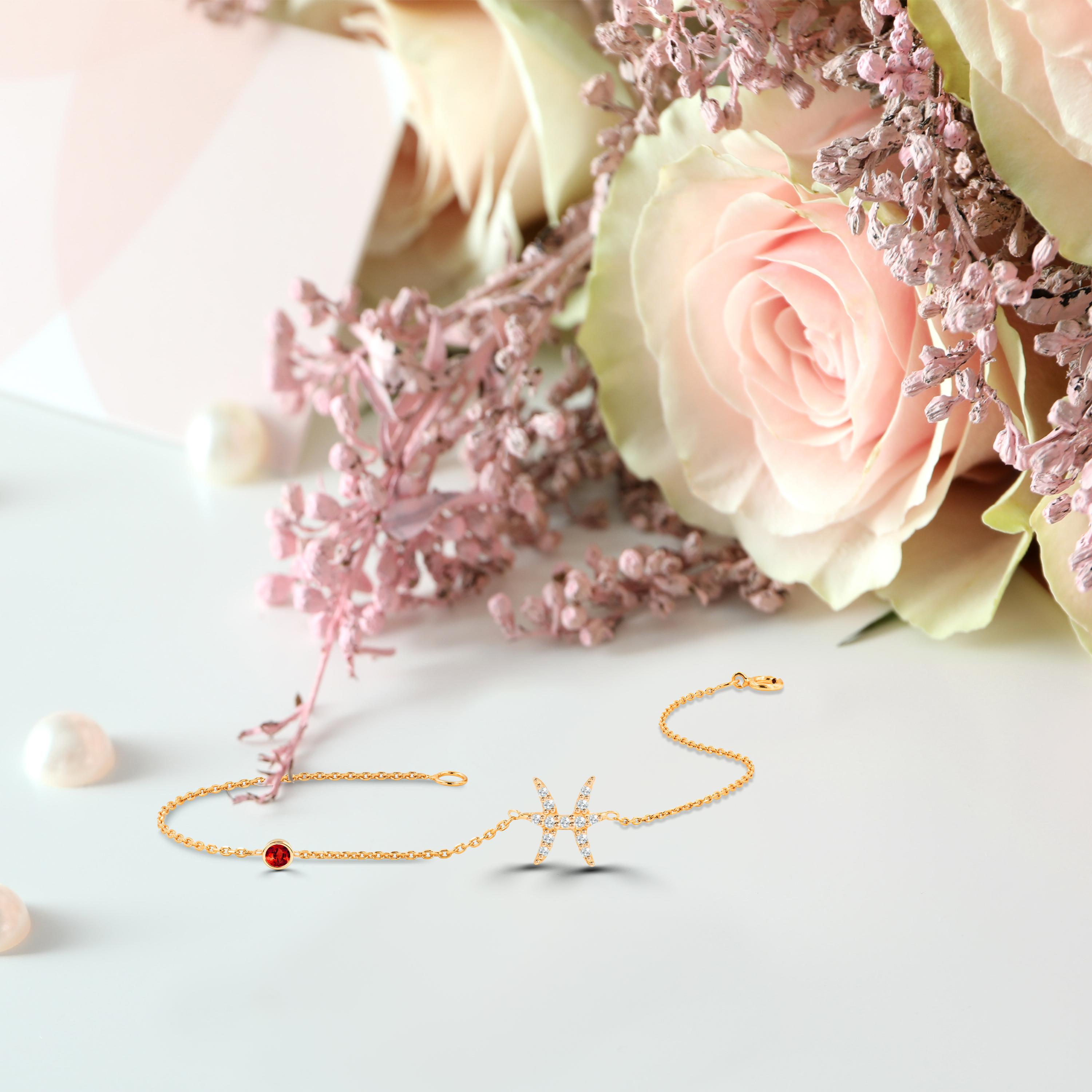 Bracelet signe du zodiaque poisson en or 14 carats avec pierre de naissance, rubis, émeraude et saphir Neuf - En vente à Bangkok, TH