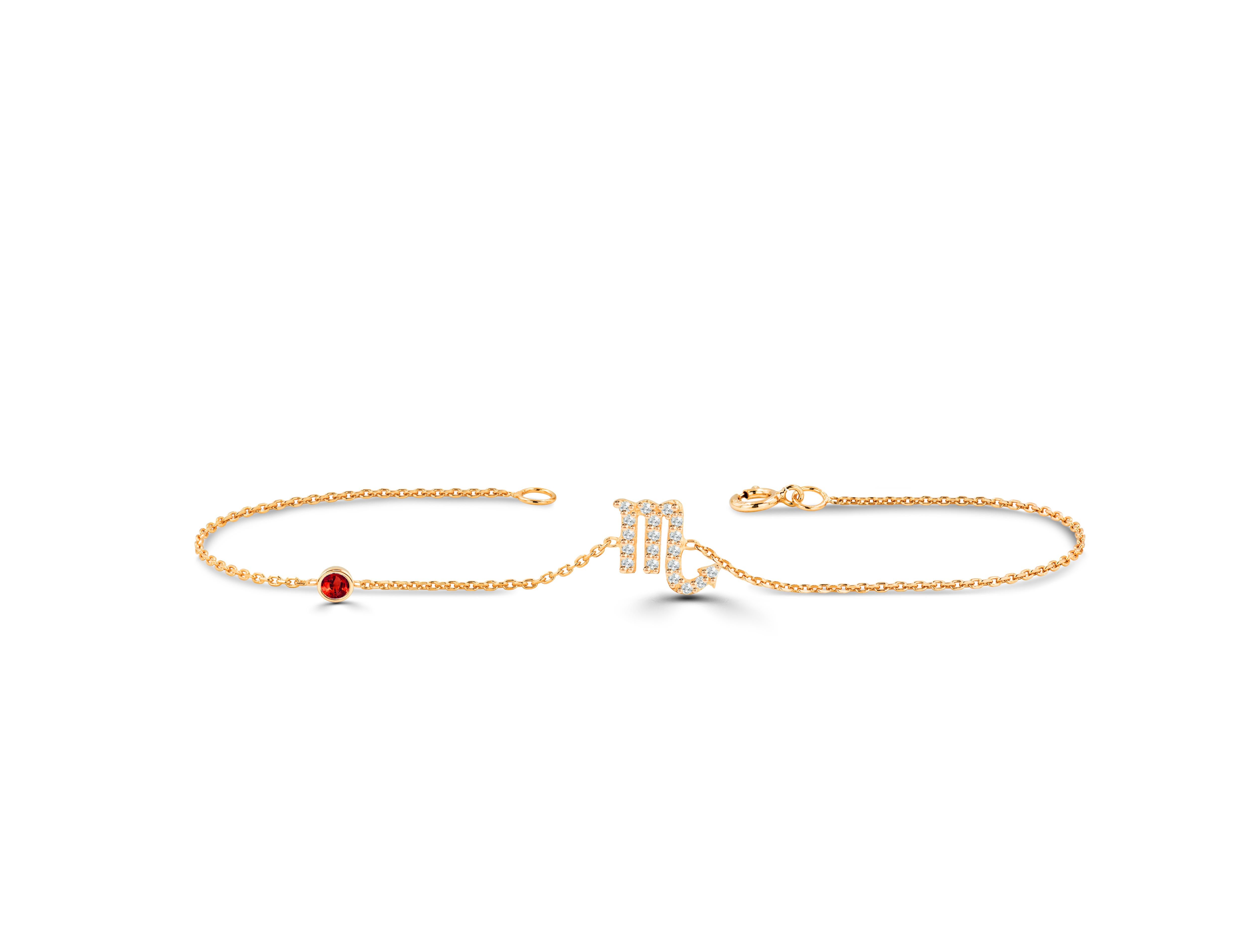 Moderne Bracelet en or 14 carats avec diamants 0,26 carat, signe du zodiaque du scorpion et saphirs émeraudes  en vente