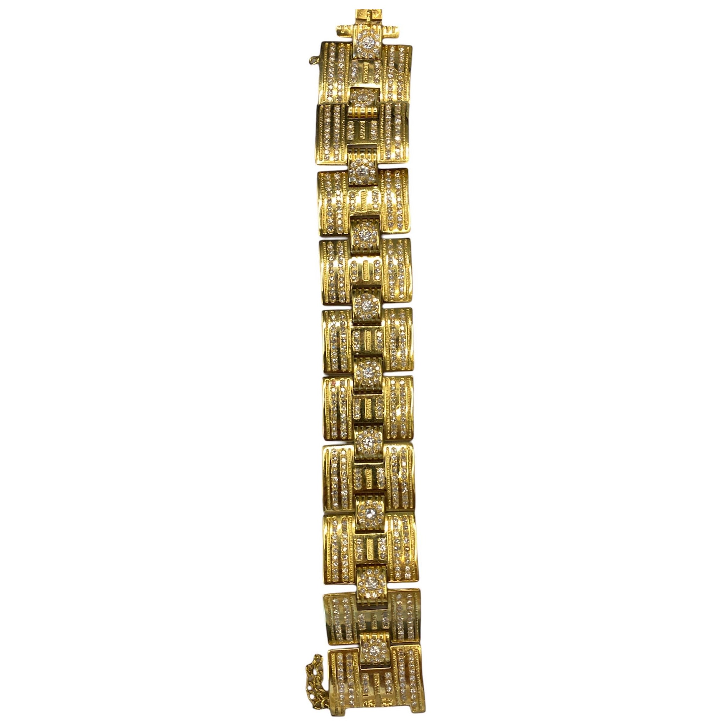 Bracelet en or 14 carats avec diamants en vente