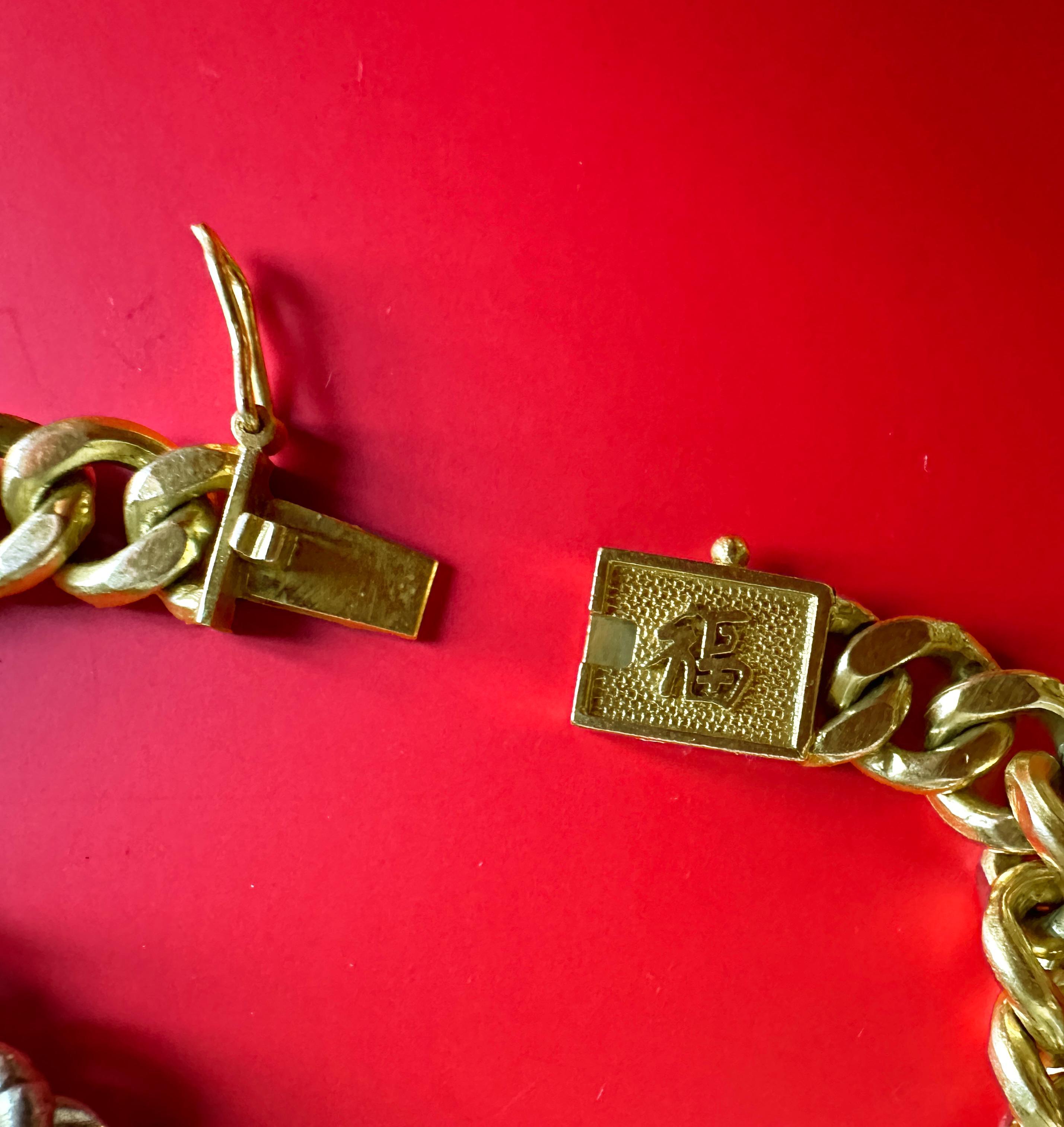 14k Good Fortune Bracelet with Chinese Character In Good Condition For Sale In New York, NY