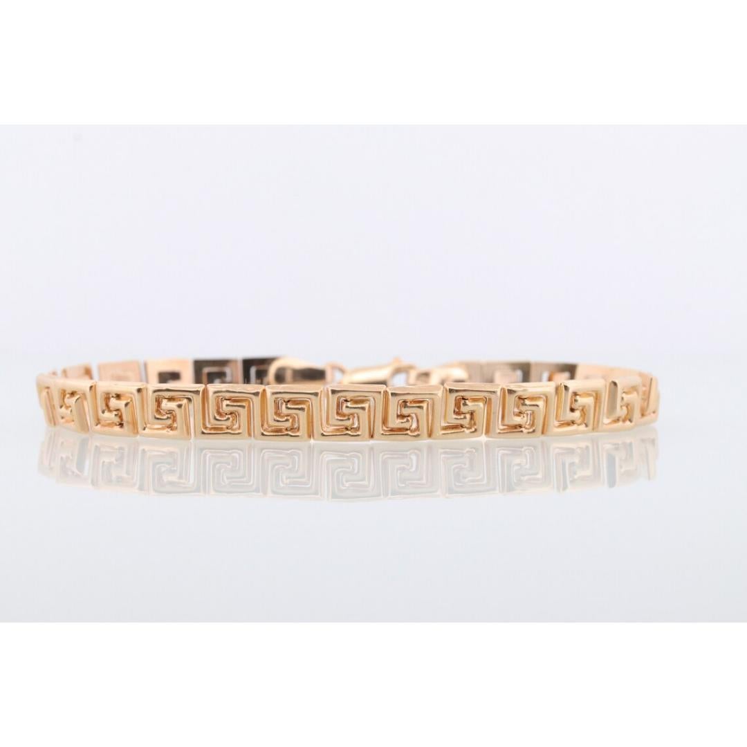 Vintage
Materials: Gold
Chain style: Rolo

Closure: D-ring

Beautiful and a very rare bracelet. 14k yellow gold made in Italy. Will work great on Men and Women.

Greek Key Design. High Polish.

Condition: Estate jewelry. Has a small kink. Is not