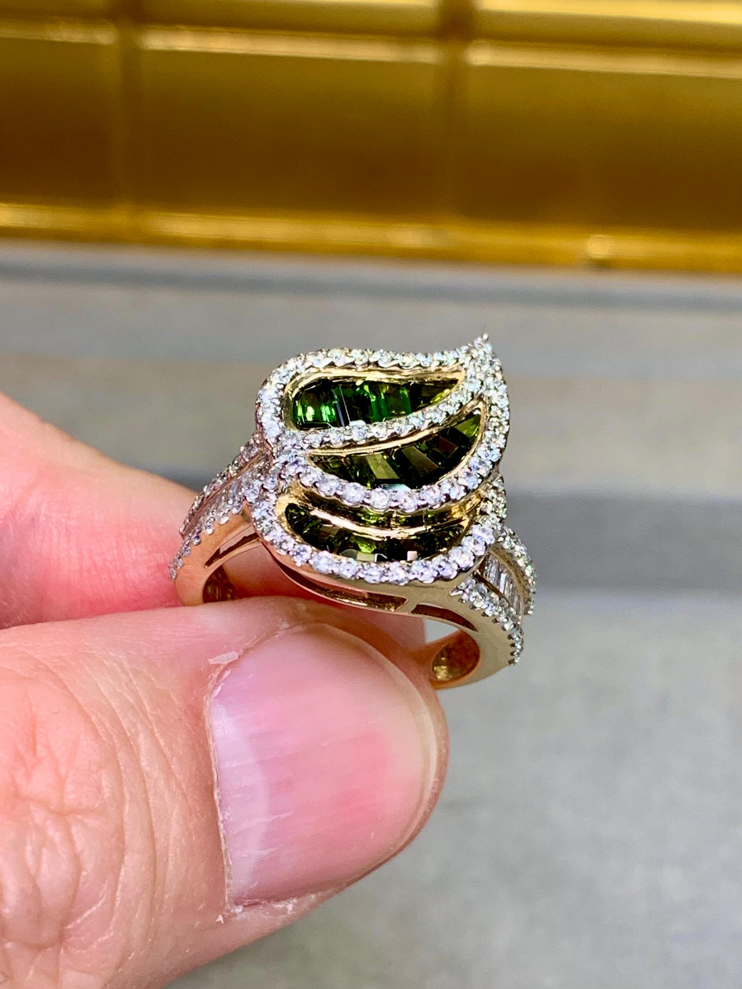 Anello da cocktail con tormalina verde 14K e diamante baguette 3,75ctw Sz 6.25 In condizioni ottime in vendita a Winter Springs, FL