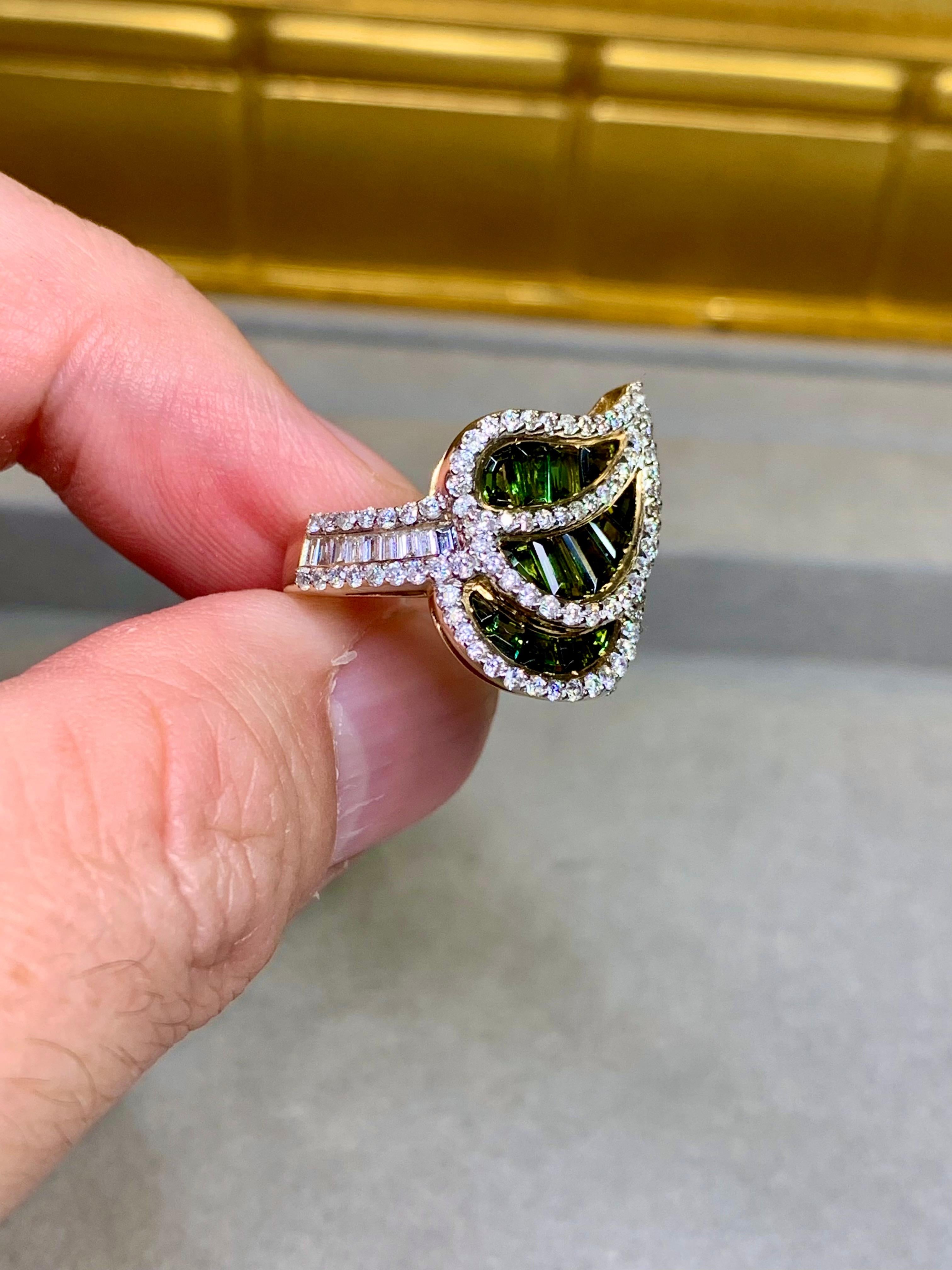 da uomo o donna Anello da cocktail con tormalina verde 14K e diamante baguette 3,75ctw Sz 6.25 in vendita