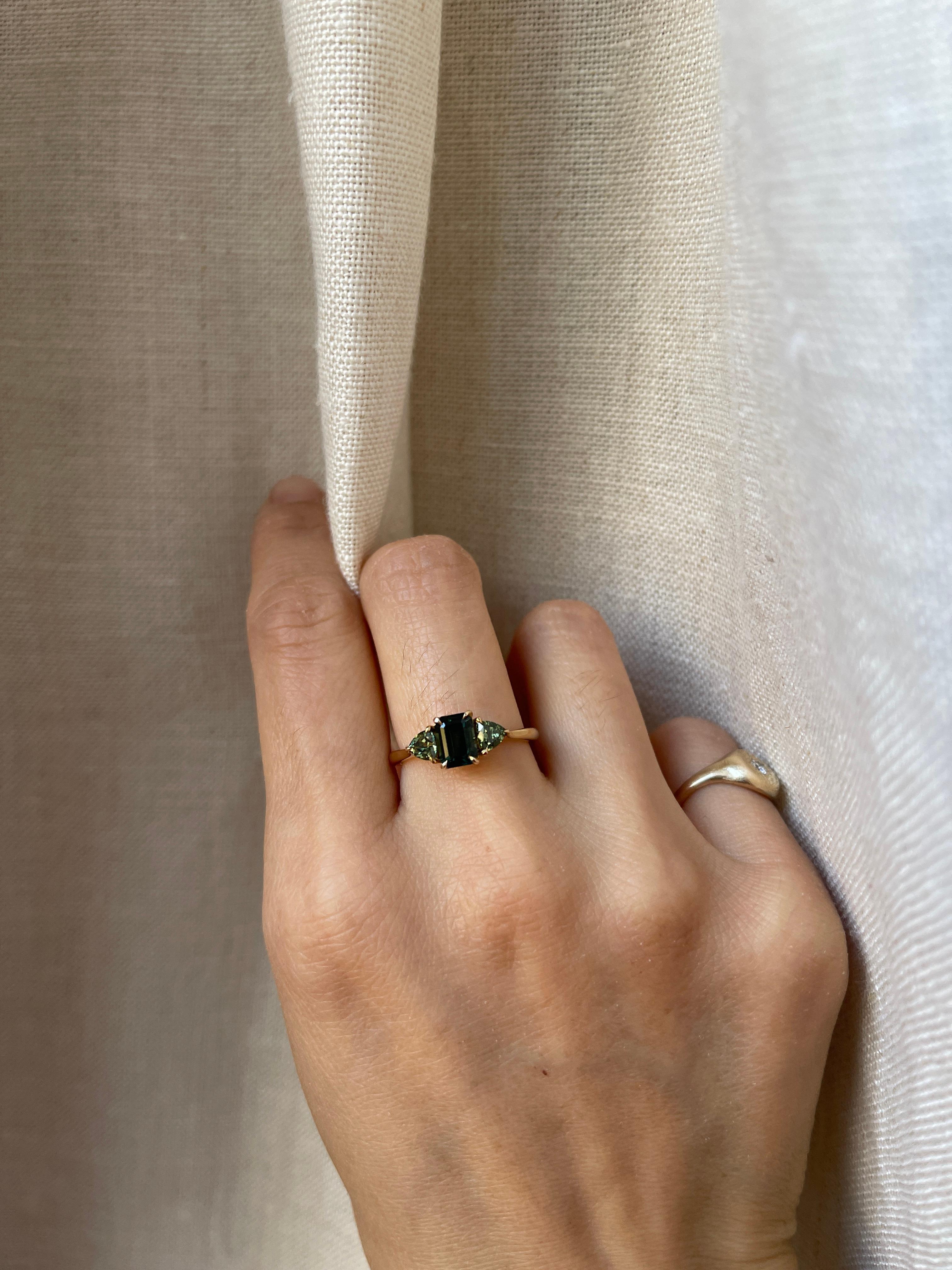 Emerald Cut 14K Green Trio Sapphire Ring For Sale
