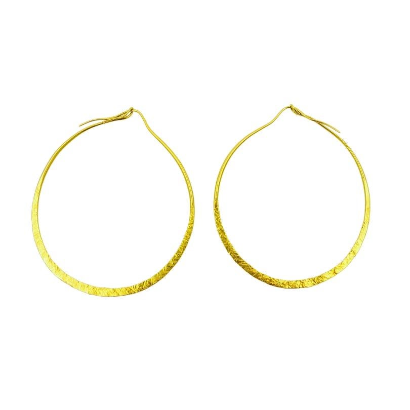14k Hammered Gold Flat Hoop Earrings In Good Condition For Sale In Beverly Hills, CA